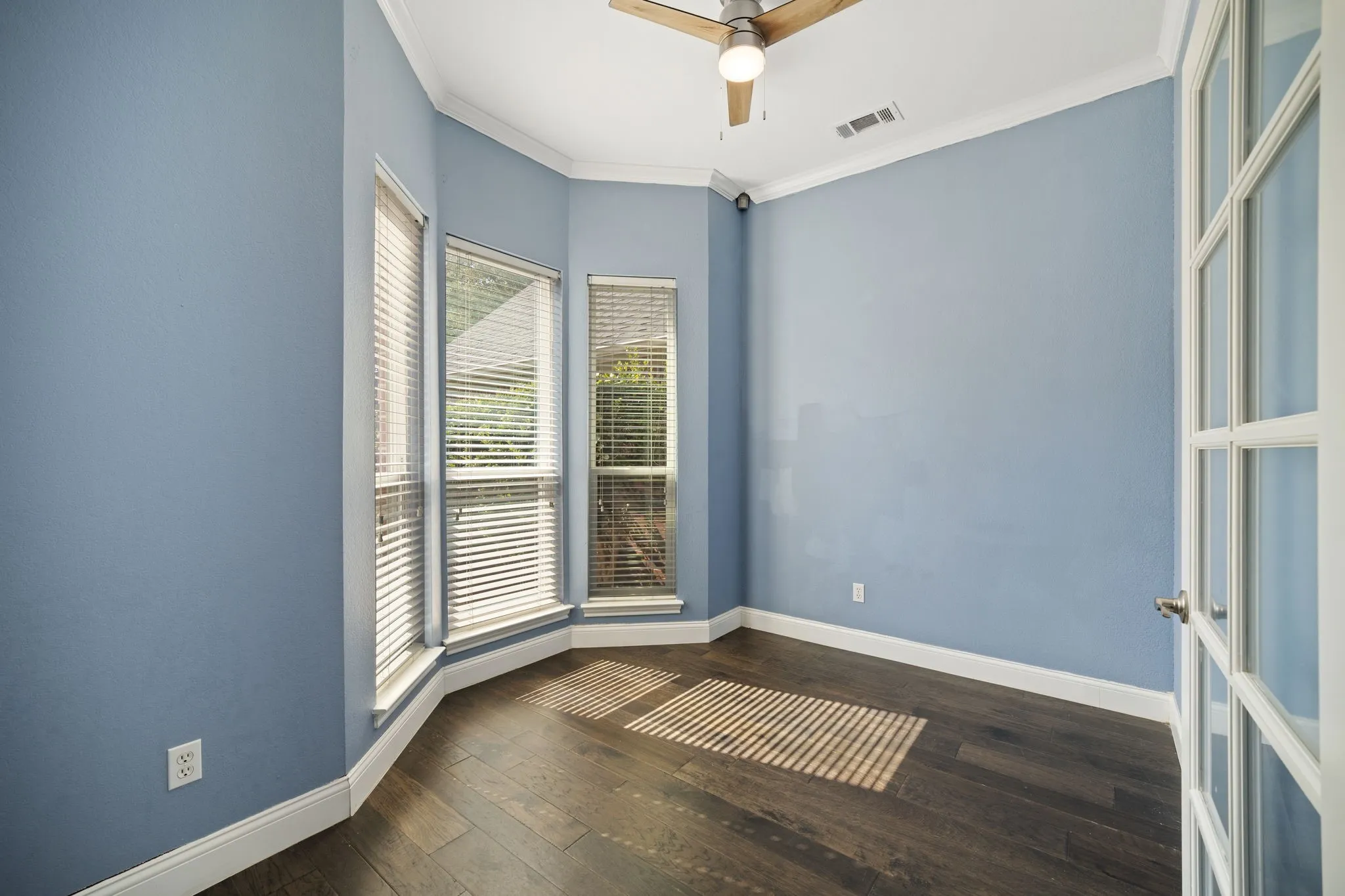 Single Family Residence For Sale in Ellis County , 767 Farrar Road, Waxahachie, Texas 75165, 4 Bedroom, 3 Bathroom, Garage spaces, 3,825 Sqft, built in 1998, mls#21393955, Real Estate Agent in Waxahachie, Homes For Sale in Ellis county, Homes For Sale in Waxahachie, Realtor in Waxahachie Texas, Real Estate Brokerage Independent Realty Texas, Luminita Cordes Realtor