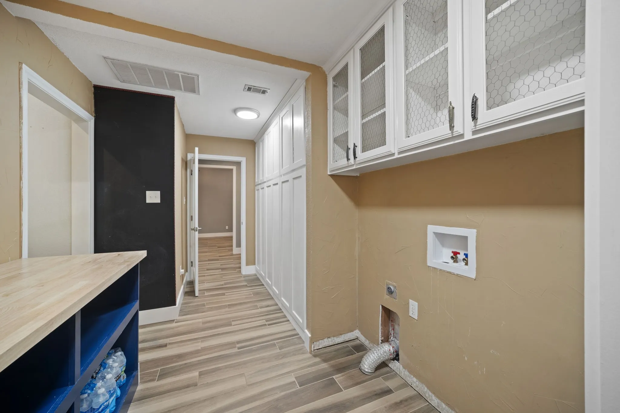 Single Family Residence For Sale in Ellis County , 767 Farrar Road, Waxahachie, Texas 75165, 4 Bedroom, 3 Bathroom, Garage spaces, 3,825 Sqft, built in 1998, mls#21393955, Real Estate Agent in Waxahachie, Homes For Sale in Ellis county, Homes For Sale in Waxahachie, Realtor in Waxahachie Texas, Real Estate Brokerage Independent Realty Texas, Luminita Cordes Realtor