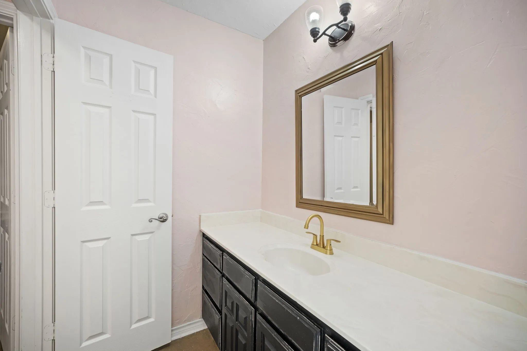 Single Family Residence For Sale in Ellis County , 767 Farrar Road, Waxahachie, Texas 75165, 4 Bedroom, 3 Bathroom, Garage spaces, 3,825 Sqft, built in 1998, mls#21393955, Real Estate Agent in Waxahachie, Homes For Sale in Ellis county, Homes For Sale in Waxahachie, Realtor in Waxahachie Texas, Real Estate Brokerage Independent Realty Texas, Luminita Cordes Realtor