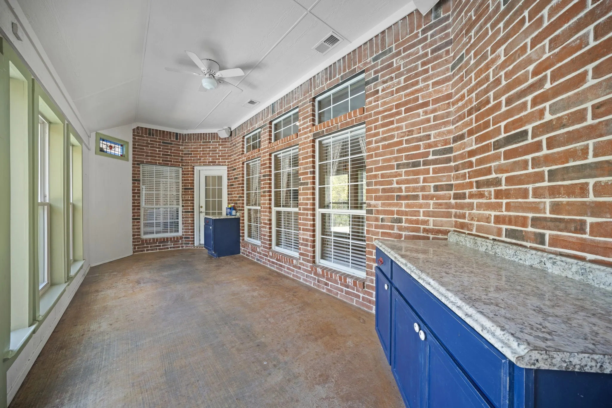 Single Family Residence For Sale in Ellis County , 767 Farrar Road, Waxahachie, Texas 75165, 4 Bedroom, 3 Bathroom, Garage spaces, 3,825 Sqft, built in 1998, mls#21393955, Real Estate Agent in Waxahachie, Homes For Sale in Ellis county, Homes For Sale in Waxahachie, Realtor in Waxahachie Texas, Real Estate Brokerage Independent Realty Texas, Luminita Cordes Realtor