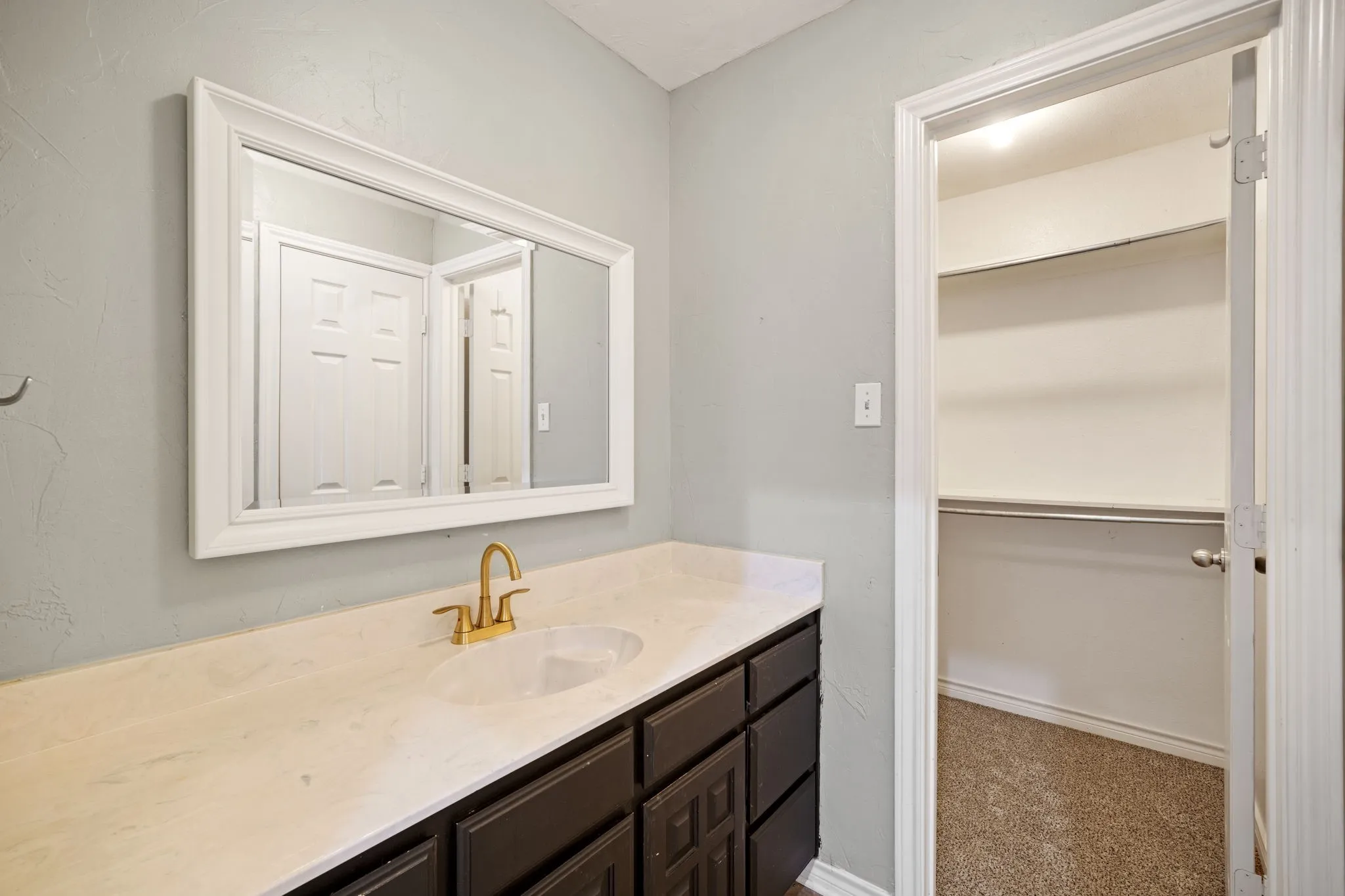 Single Family Residence For Sale in Ellis County , 767 Farrar Road, Waxahachie, Texas 75165, 4 Bedroom, 3 Bathroom, Garage spaces, 3,825 Sqft, built in 1998, mls#21393955, Real Estate Agent in Waxahachie, Homes For Sale in Ellis county, Homes For Sale in Waxahachie, Realtor in Waxahachie Texas, Real Estate Brokerage Independent Realty Texas, Luminita Cordes Realtor