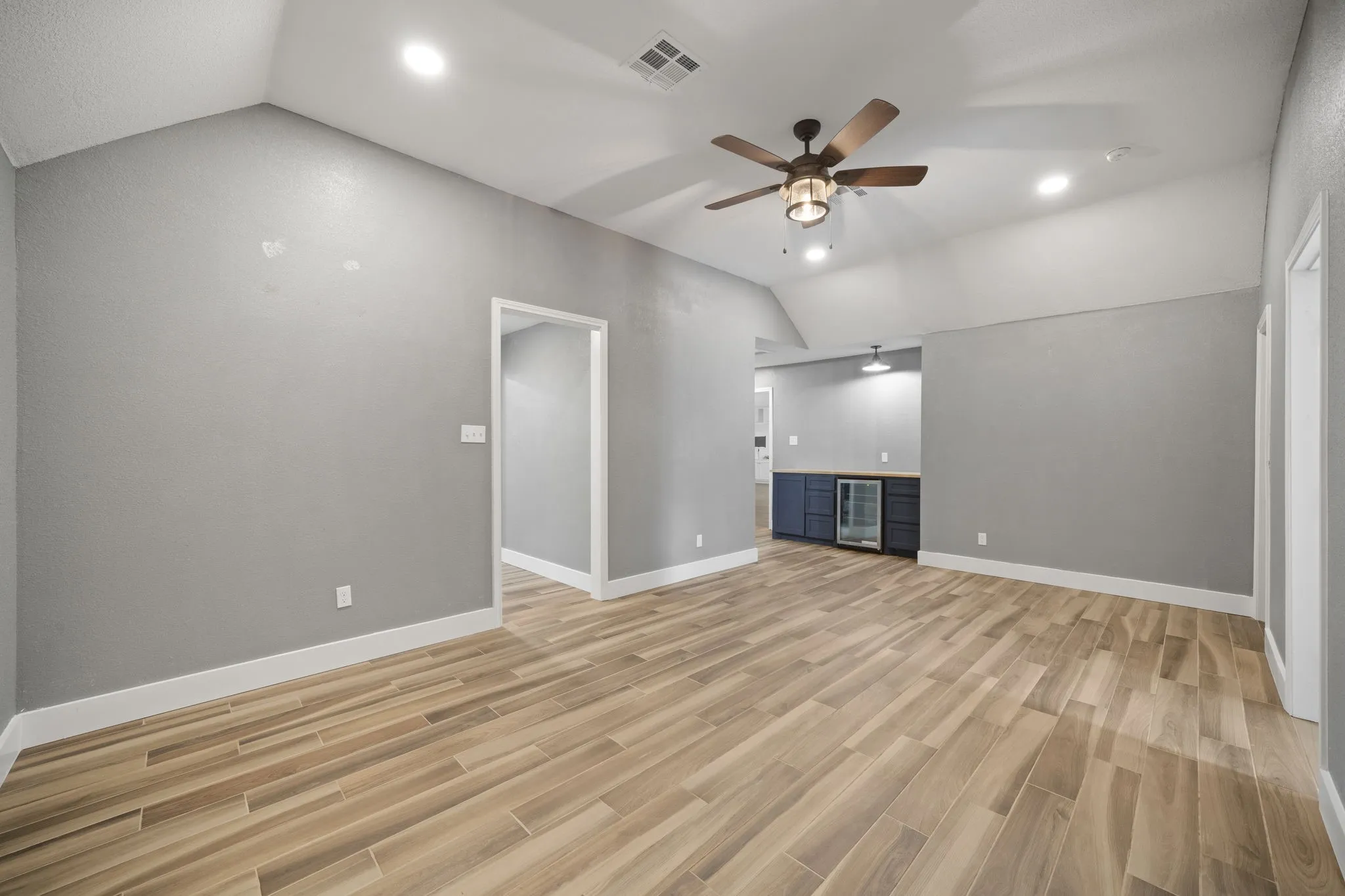 Single Family Residence For Sale in Ellis County , 767 Farrar Road, Waxahachie, Texas 75165, 4 Bedroom, 3 Bathroom, Garage spaces, 3,825 Sqft, built in 1998, mls#21393955, Real Estate Agent in Waxahachie, Homes For Sale in Ellis county, Homes For Sale in Waxahachie, Realtor in Waxahachie Texas, Real Estate Brokerage Independent Realty Texas, Luminita Cordes Realtor
