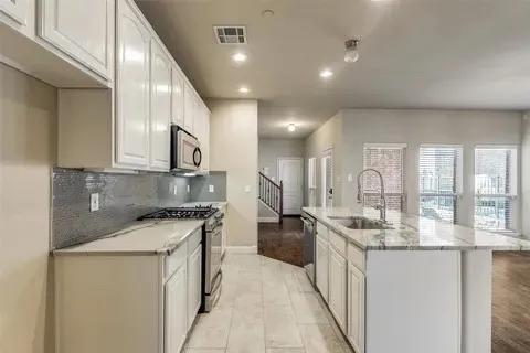 Townhouse For Rent in Collin County , 6833 Cortona Lane, Frisco, Texas 75034, 2 Bedroom, 3 Bathroom, 2 Garage spaces, 1,881 Sqft, built in 2007, mls#21395353, Real Estate Agent in Frisco, Homes For Rent in Collin county, Homes For Rent in Frisco, Realtor in Frisco Texas, Real Estate Brokerage Independent Realty Texas, Luminita Cordes Realtor