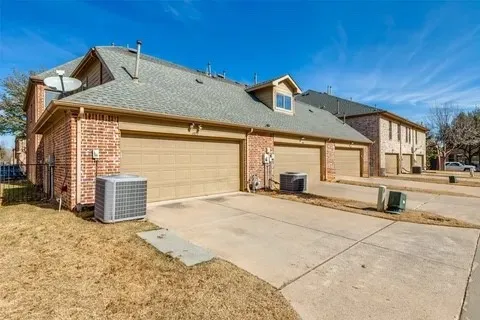 Townhouse For Rent in Collin County , 6833 Cortona Lane, Frisco, Texas 75034, 2 Bedroom, 3 Bathroom, 2 Garage spaces, 1,881 Sqft, built in 2007, mls#21395353, Real Estate Agent in Frisco, Homes For Rent in Collin county, Homes For Rent in Frisco, Realtor in Frisco Texas, Real Estate Brokerage Independent Realty Texas, Luminita Cordes Realtor