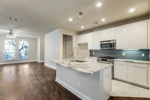 Townhouse For Rent in Collin County , 6833 Cortona Lane, Frisco, Texas 75034, 2 Bedroom, 3 Bathroom, 2 Garage spaces, 1,881 Sqft, built in 2007, mls#21395353, Real Estate Agent in Frisco, Homes For Rent in Collin county, Homes For Rent in Frisco, Realtor in Frisco Texas, Real Estate Brokerage Independent Realty Texas, Luminita Cordes Realtor