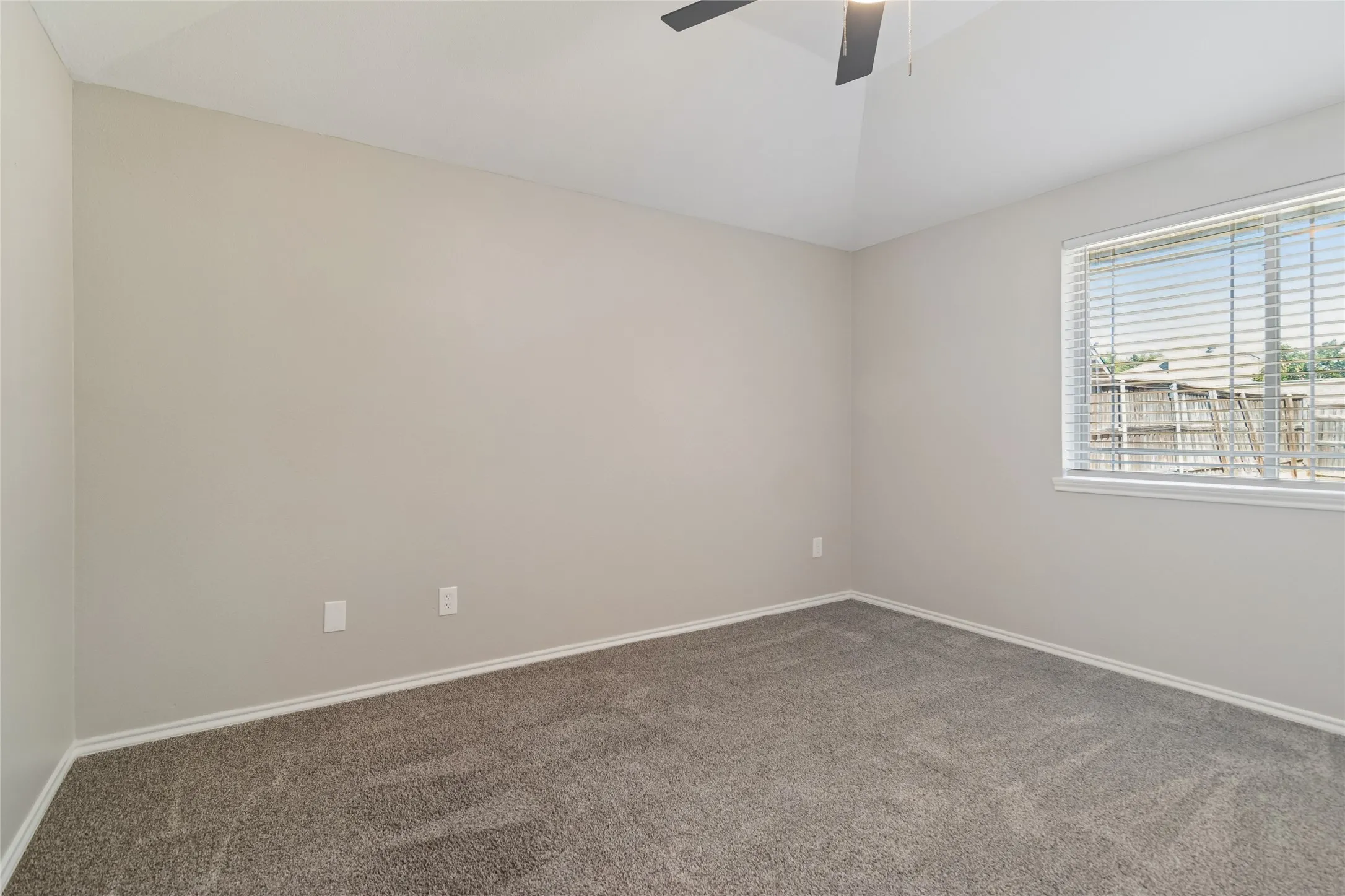 Single Family Residence For Sale in Collin County , 412 Kylie Lane, Wylie, Texas 75098, 3 Bedroom, 2 Bathroom, 2 Garage spaces, 1,414 Sqft, built in 1987, mls#21045024, Real Estate Agent in Wylie, Homes For Sale in Collin county, Homes For Sale in Wylie, Realtor in Wylie Texas, Real Estate Brokerage Independent Realty Texas, Luminita Cordes Realtor