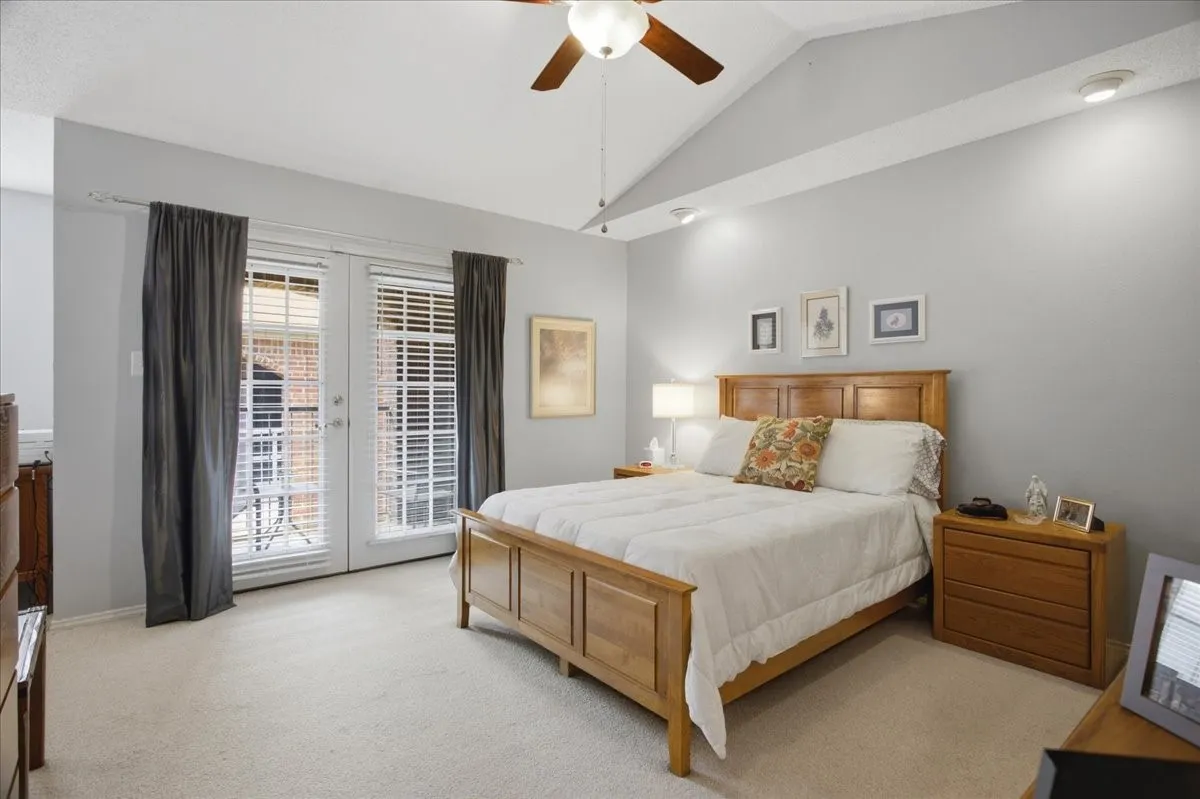 Condominium For Sale in Tarrant County , 3205 Donnelly 202, Fort Worth, Texas 76107, 2 Bedroom, 3 Bathroom, Garage spaces, 1,206 Sqft, built in 1985, mls#21395289, Real Estate Agent in Fort Worth, Homes For Sale in Tarrant county, Homes For Sale in Fort Worth, Realtor in Fort Worth Texas, Real Estate Brokerage Independent Realty Texas, Luminita Cordes Realtor