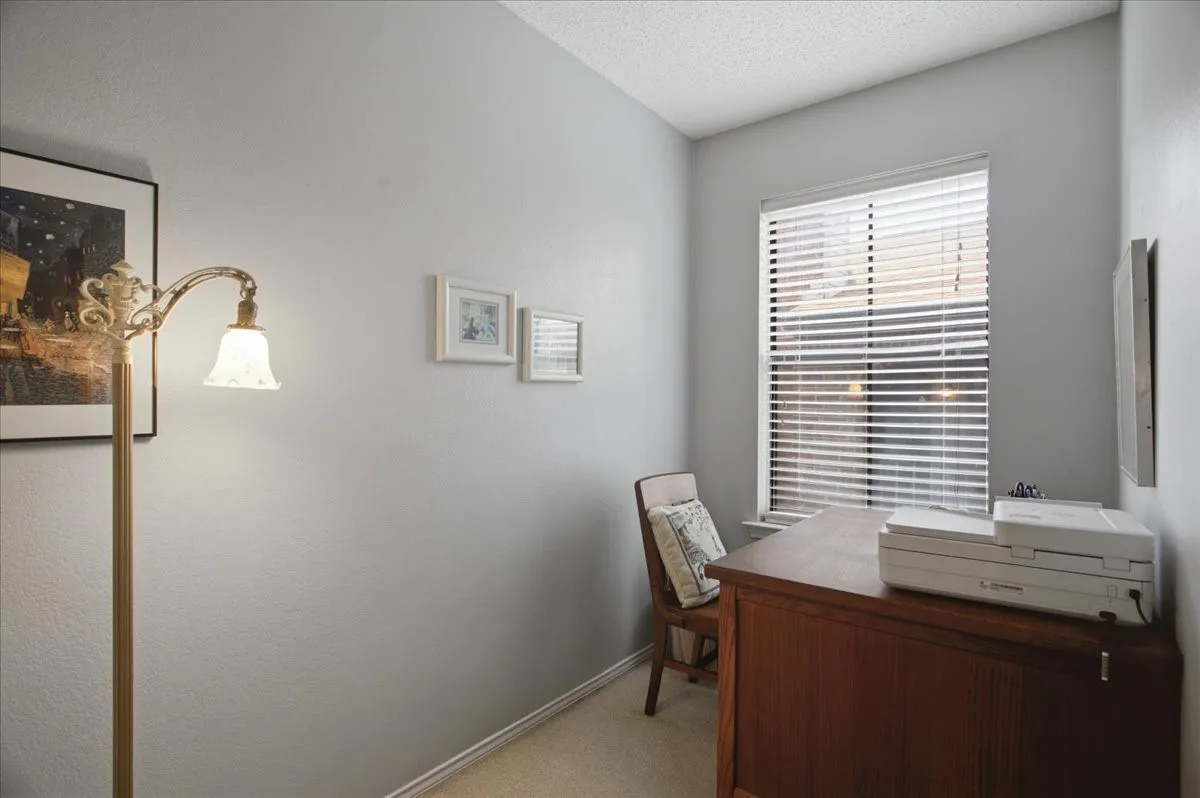 Condominium For Sale in Tarrant County , 3205 Donnelly 202, Fort Worth, Texas 76107, 2 Bedroom, 3 Bathroom, Garage spaces, 1,206 Sqft, built in 1985, mls#21395289, Real Estate Agent in Fort Worth, Homes For Sale in Tarrant county, Homes For Sale in Fort Worth, Realtor in Fort Worth Texas, Real Estate Brokerage Independent Realty Texas, Luminita Cordes Realtor