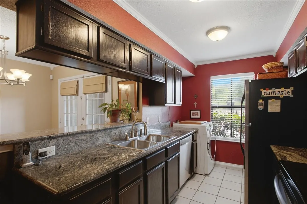 Condominium For Sale in Tarrant County , 3205 Donnelly 202, Fort Worth, Texas 76107, 2 Bedroom, 3 Bathroom, Garage spaces, 1,206 Sqft, built in 1985, mls#21395289, Real Estate Agent in Fort Worth, Homes For Sale in Tarrant county, Homes For Sale in Fort Worth, Realtor in Fort Worth Texas, Real Estate Brokerage Independent Realty Texas, Luminita Cordes Realtor
