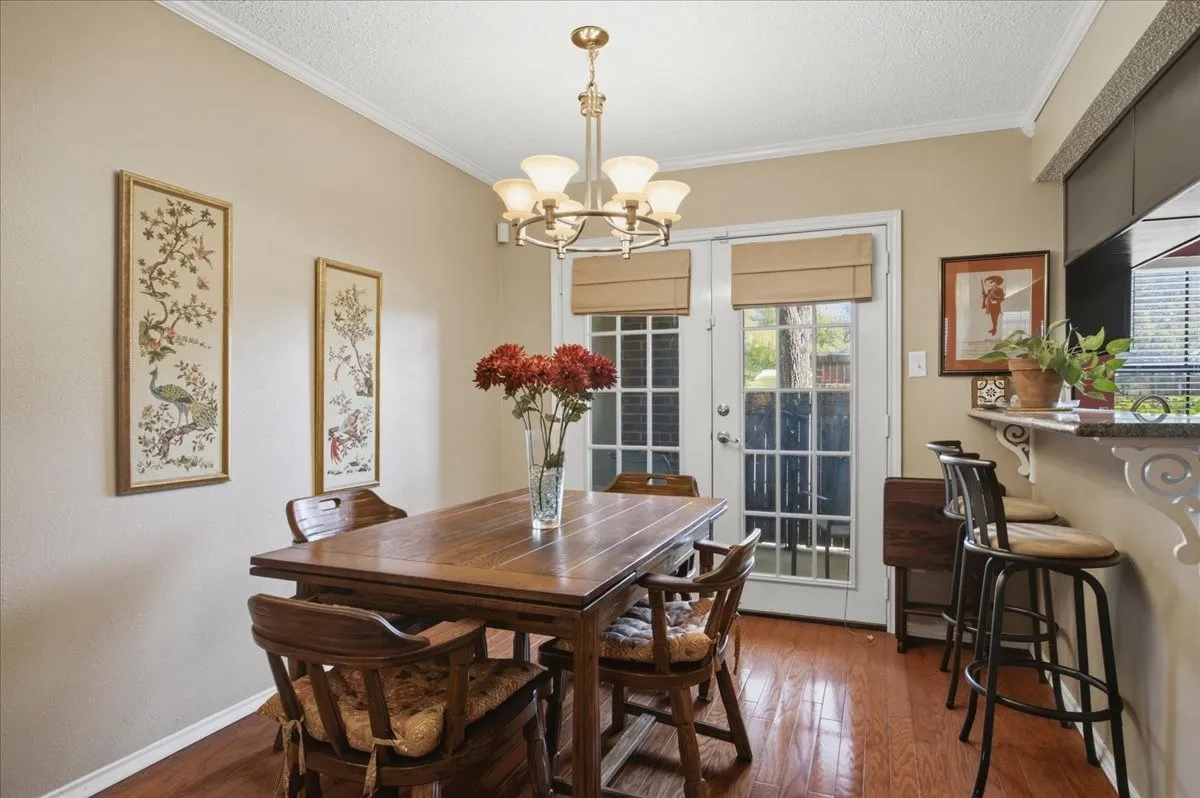 Condominium For Sale in Tarrant County , 3205 Donnelly 202, Fort Worth, Texas 76107, 2 Bedroom, 3 Bathroom, Garage spaces, 1,206 Sqft, built in 1985, mls#21395289, Real Estate Agent in Fort Worth, Homes For Sale in Tarrant county, Homes For Sale in Fort Worth, Realtor in Fort Worth Texas, Real Estate Brokerage Independent Realty Texas, Luminita Cordes Realtor