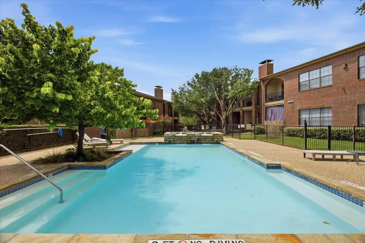 Condominium For Sale in Tarrant County , 3205 Donnelly 202, Fort Worth, Texas 76107, 2 Bedroom, 3 Bathroom, Garage spaces, 1,206 Sqft, built in 1985, mls#21395289, Real Estate Agent in Fort Worth, Homes For Sale in Tarrant county, Homes For Sale in Fort Worth, Realtor in Fort Worth Texas, Real Estate Brokerage Independent Realty Texas, Luminita Cordes Realtor