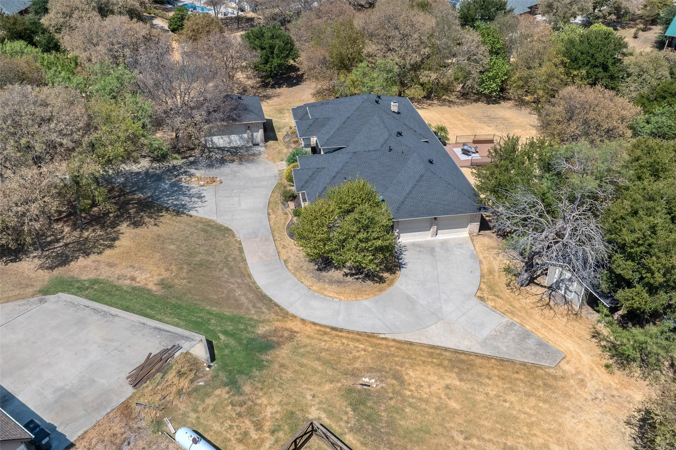 Single Family Residence For Sale in Denton County , 6413 Shoreline Drive, Little Elm, Texas 75068, 4 Bedroom, 3 Bathroom, 3 Garage spaces, 2,888 Sqft, built in 2003, mls#21383226, Real Estate Agent in Little Elm, Homes For Sale in Denton county, Homes For Sale in Little Elm, Realtor in Little Elm Texas, Real Estate Brokerage Independent Realty Texas, Luminita Cordes Realtor
