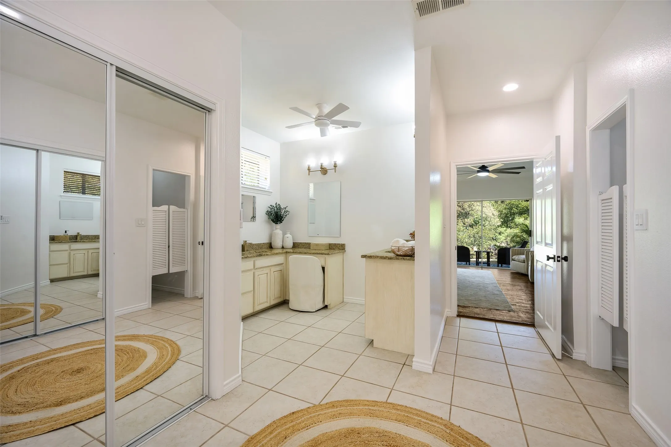 Single Family Residence For Sale in Denton County , 6413 Shoreline Drive, Little Elm, Texas 75068, 4 Bedroom, 3 Bathroom, 3 Garage spaces, 2,888 Sqft, built in 2003, mls#21383226, Real Estate Agent in Little Elm, Homes For Sale in Denton county, Homes For Sale in Little Elm, Realtor in Little Elm Texas, Real Estate Brokerage Independent Realty Texas, Luminita Cordes Realtor