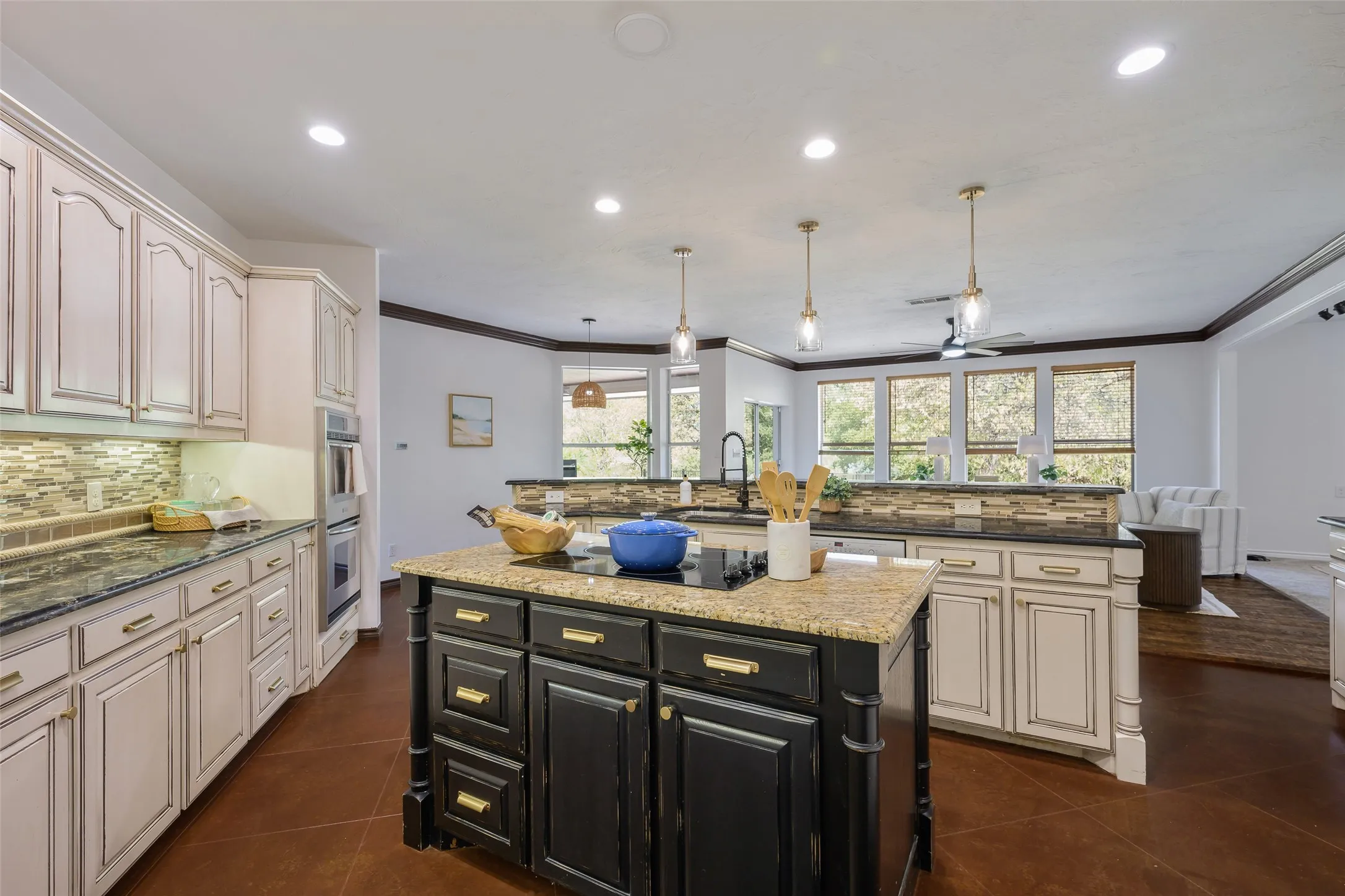 Single Family Residence For Sale in Denton County , 6413 Shoreline Drive, Little Elm, Texas 75068, 4 Bedroom, 3 Bathroom, 3 Garage spaces, 2,888 Sqft, built in 2003, mls#21383226, Real Estate Agent in Little Elm, Homes For Sale in Denton county, Homes For Sale in Little Elm, Realtor in Little Elm Texas, Real Estate Brokerage Independent Realty Texas, Luminita Cordes Realtor