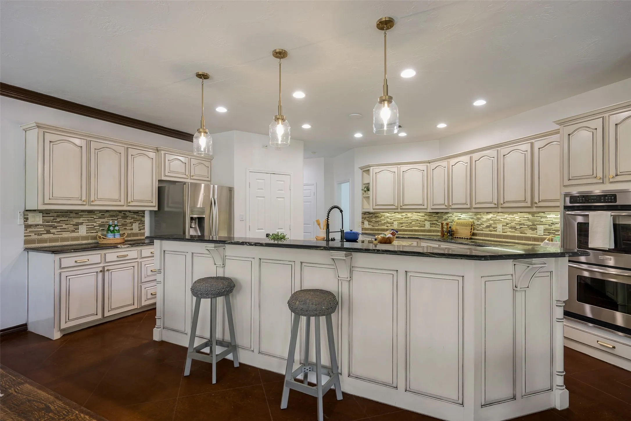 Single Family Residence For Sale in Denton County , 6413 Shoreline Drive, Little Elm, Texas 75068, 4 Bedroom, 3 Bathroom, 3 Garage spaces, 2,888 Sqft, built in 2003, mls#21383226, Real Estate Agent in Little Elm, Homes For Sale in Denton county, Homes For Sale in Little Elm, Realtor in Little Elm Texas, Real Estate Brokerage Independent Realty Texas, Luminita Cordes Realtor