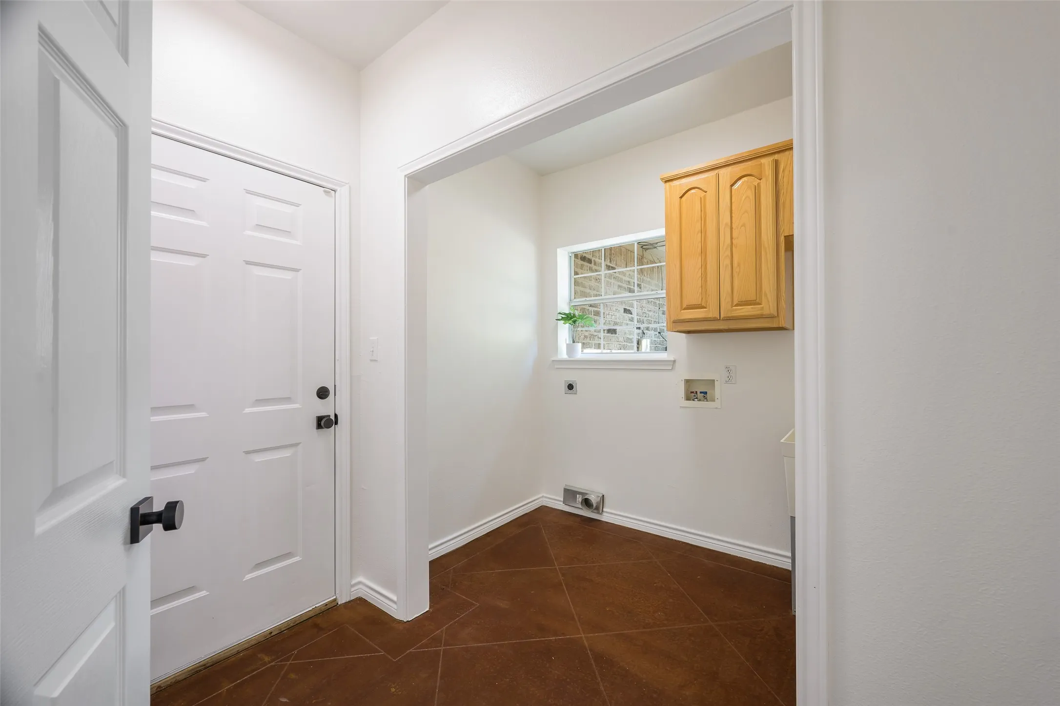 Single Family Residence For Sale in Denton County , 6413 Shoreline Drive, Little Elm, Texas 75068, 4 Bedroom, 3 Bathroom, 3 Garage spaces, 2,888 Sqft, built in 2003, mls#21383226, Real Estate Agent in Little Elm, Homes For Sale in Denton county, Homes For Sale in Little Elm, Realtor in Little Elm Texas, Real Estate Brokerage Independent Realty Texas, Luminita Cordes Realtor
