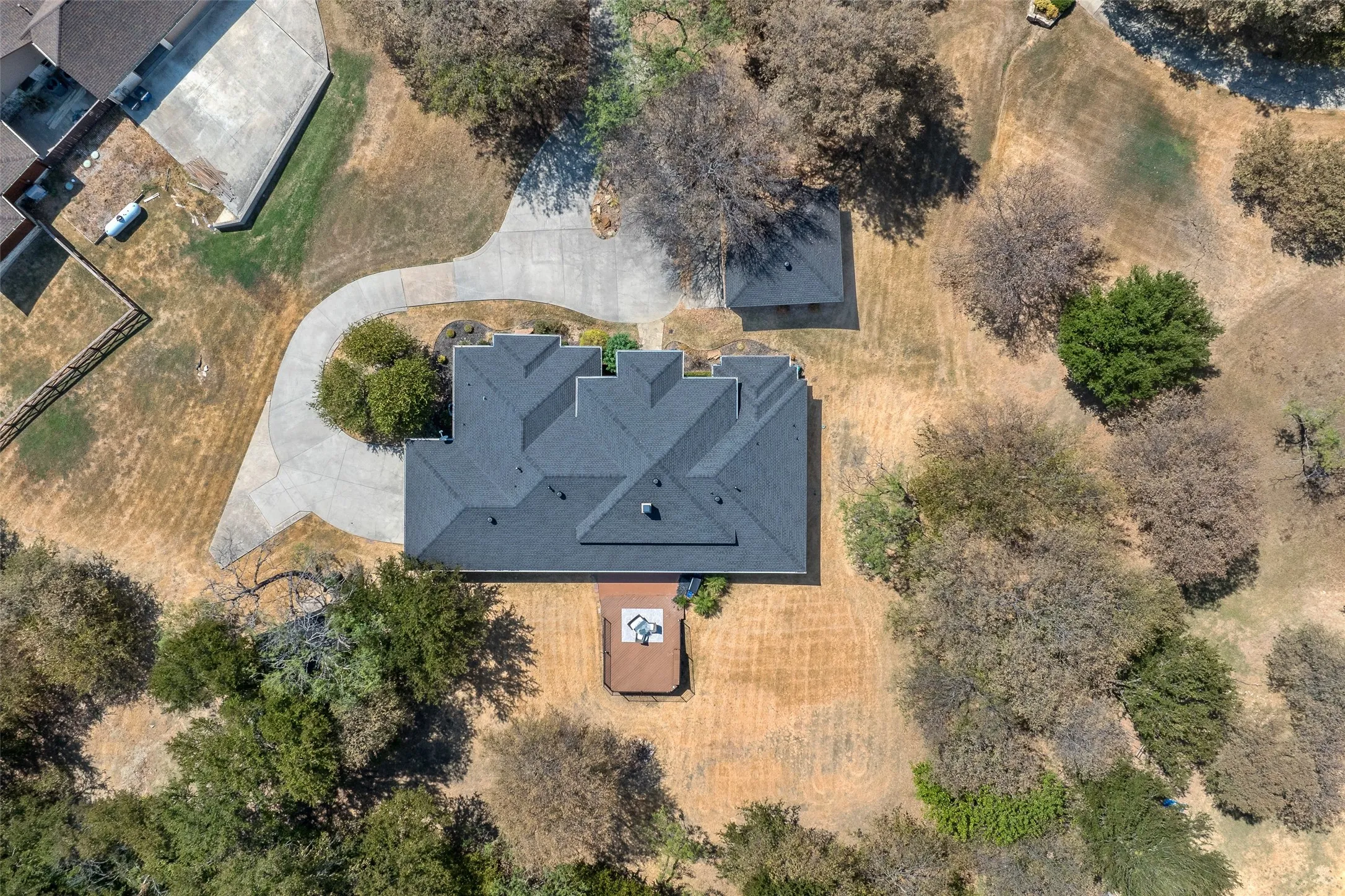 Single Family Residence For Sale in Denton County , 6413 Shoreline Drive, Little Elm, Texas 75068, 4 Bedroom, 3 Bathroom, 3 Garage spaces, 2,888 Sqft, built in 2003, mls#21383226, Real Estate Agent in Little Elm, Homes For Sale in Denton county, Homes For Sale in Little Elm, Realtor in Little Elm Texas, Real Estate Brokerage Independent Realty Texas, Luminita Cordes Realtor