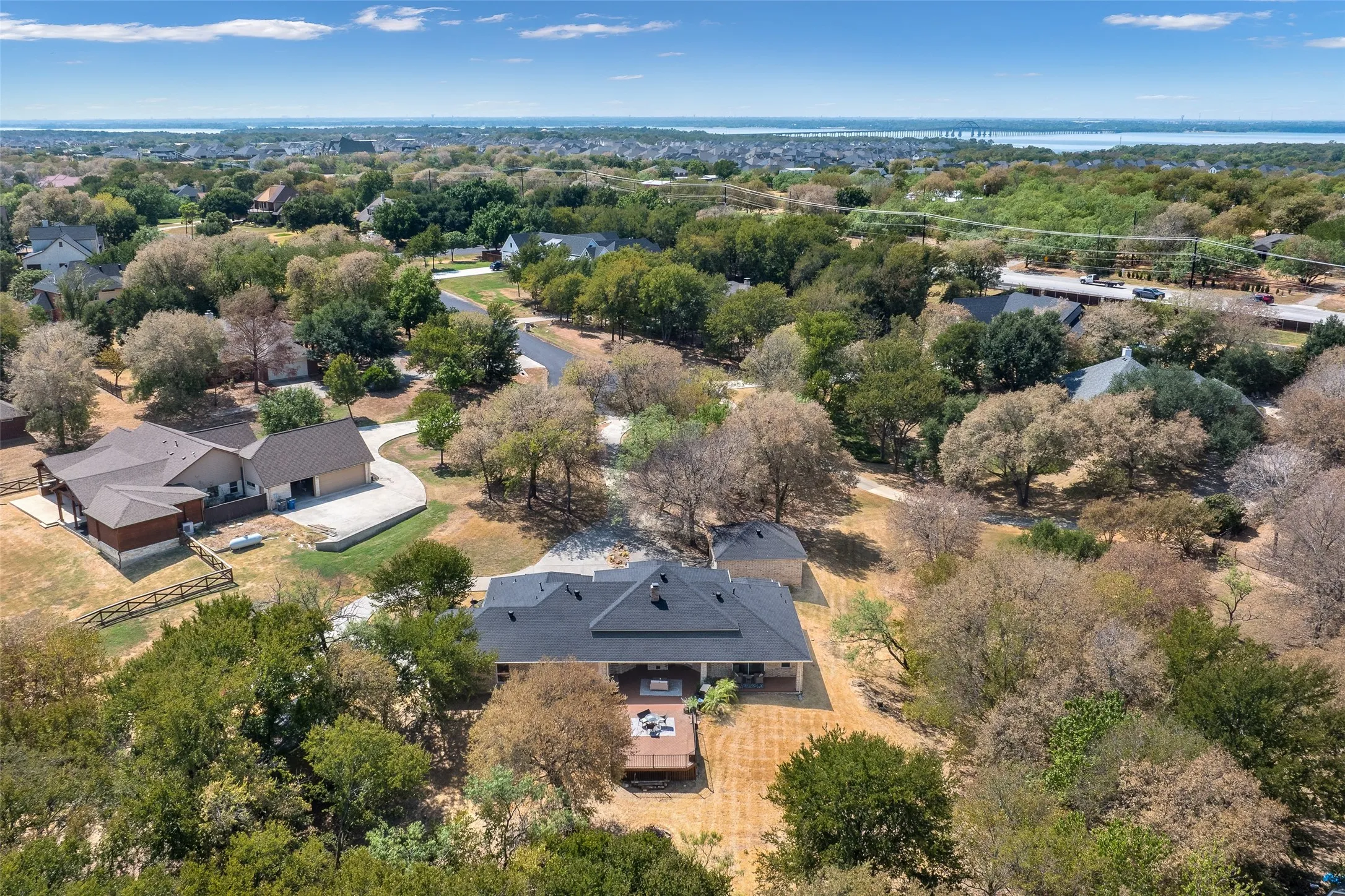 Single Family Residence For Sale in Denton County , 6413 Shoreline Drive, Little Elm, Texas 75068, 4 Bedroom, 3 Bathroom, 3 Garage spaces, 2,888 Sqft, built in 2003, mls#21383226, Real Estate Agent in Little Elm, Homes For Sale in Denton county, Homes For Sale in Little Elm, Realtor in Little Elm Texas, Real Estate Brokerage Independent Realty Texas, Luminita Cordes Realtor