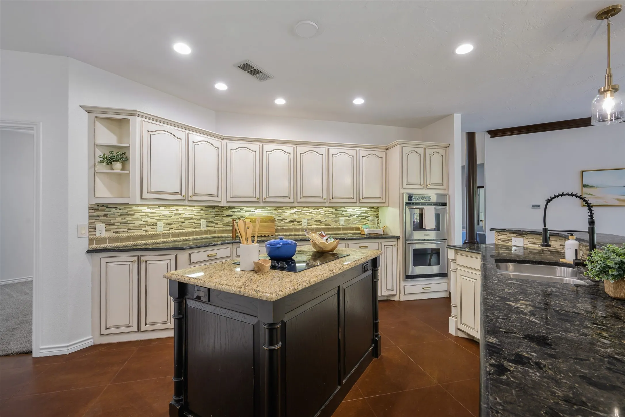 Single Family Residence For Sale in Denton County , 6413 Shoreline Drive, Little Elm, Texas 75068, 4 Bedroom, 3 Bathroom, 3 Garage spaces, 2,888 Sqft, built in 2003, mls#21383226, Real Estate Agent in Little Elm, Homes For Sale in Denton county, Homes For Sale in Little Elm, Realtor in Little Elm Texas, Real Estate Brokerage Independent Realty Texas, Luminita Cordes Realtor