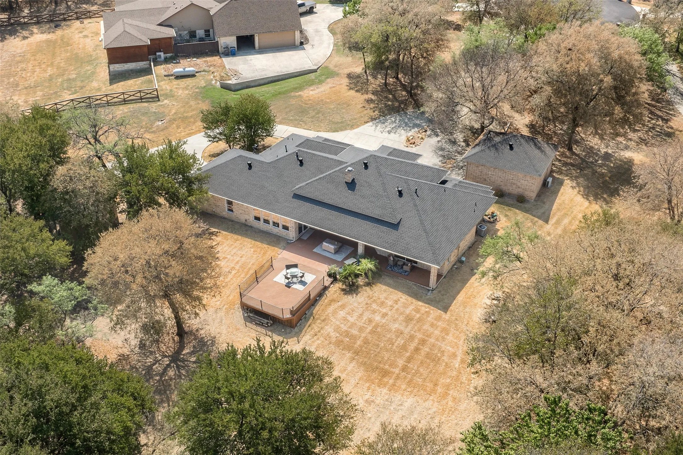Single Family Residence For Sale in Denton County , 6413 Shoreline Drive, Little Elm, Texas 75068, 4 Bedroom, 3 Bathroom, 3 Garage spaces, 2,888 Sqft, built in 2003, mls#21383226, Real Estate Agent in Little Elm, Homes For Sale in Denton county, Homes For Sale in Little Elm, Realtor in Little Elm Texas, Real Estate Brokerage Independent Realty Texas, Luminita Cordes Realtor