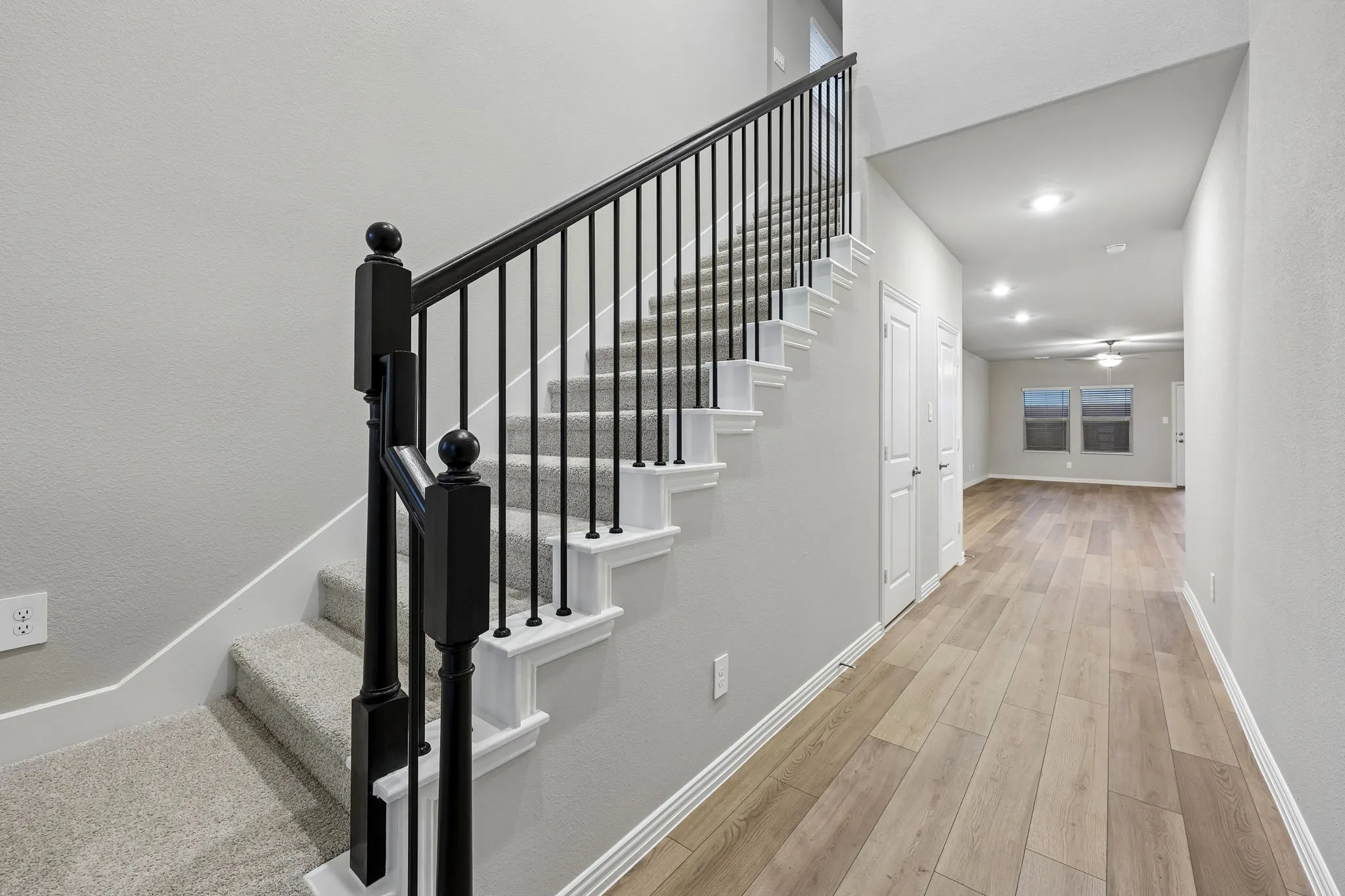  Photo is not of the actual home, but is an inspirational photo of builder’s model home and may depict options, furnishings, and/or decorator features that are not included.
