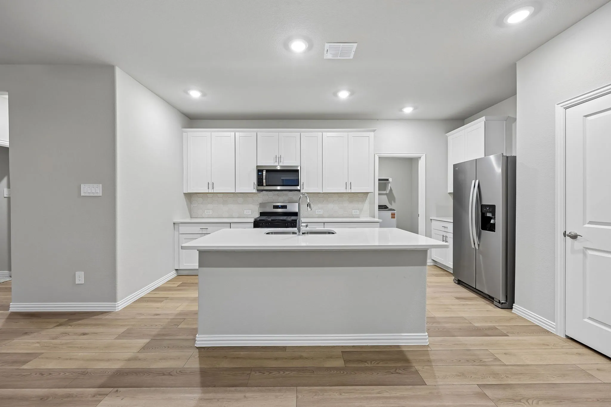  Photo is not of the actual home, but is an inspirational photo of builder’s model home and may depict options, furnishings, and/or decorator features that are not included.
