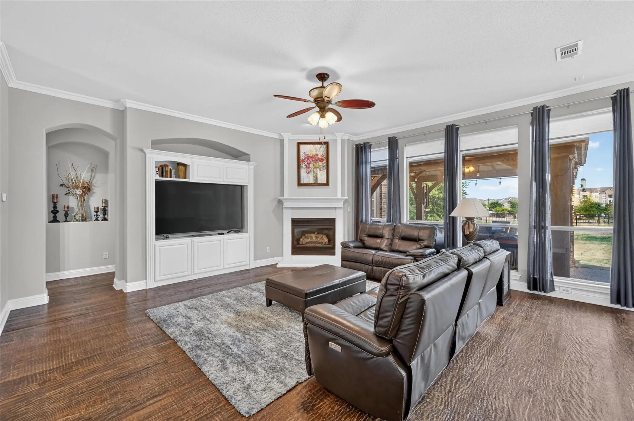 Single Family Residence For Sale in Denton County , 4000 Saturn Street, Flower Mound, Texas 75028, 5 Bedroom, 3 Bathroom, 3 Garage spaces, 3,455 Sqft, built in 1999, mls#21393322, Real Estate Agent in Flower Mound, Homes For Sale in Denton county, Homes For Sale in Flower Mound, Realtor in Flower Mound Texas, Real Estate Brokerage Independent Realty Texas, Luminita Cordes Realtor
