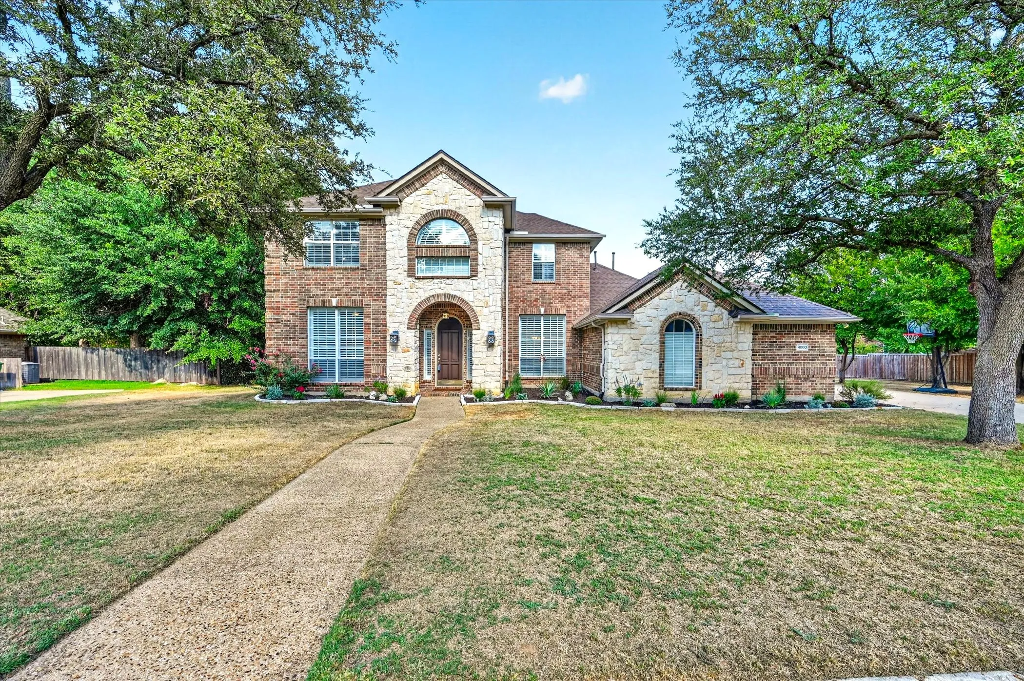 Single Family Residence For Sale in Denton County , 4000 Saturn Street, Flower Mound, Texas 75028, 5 Bedroom, 3 Bathroom, 3 Garage spaces, 3,455 Sqft, built in 1999, mls#21393322, Real Estate Agent in Flower Mound, Homes For Sale in Denton county, Homes For Sale in Flower Mound, Realtor in Flower Mound Texas, Real Estate Brokerage Independent Realty Texas, Luminita Cordes Realtor
