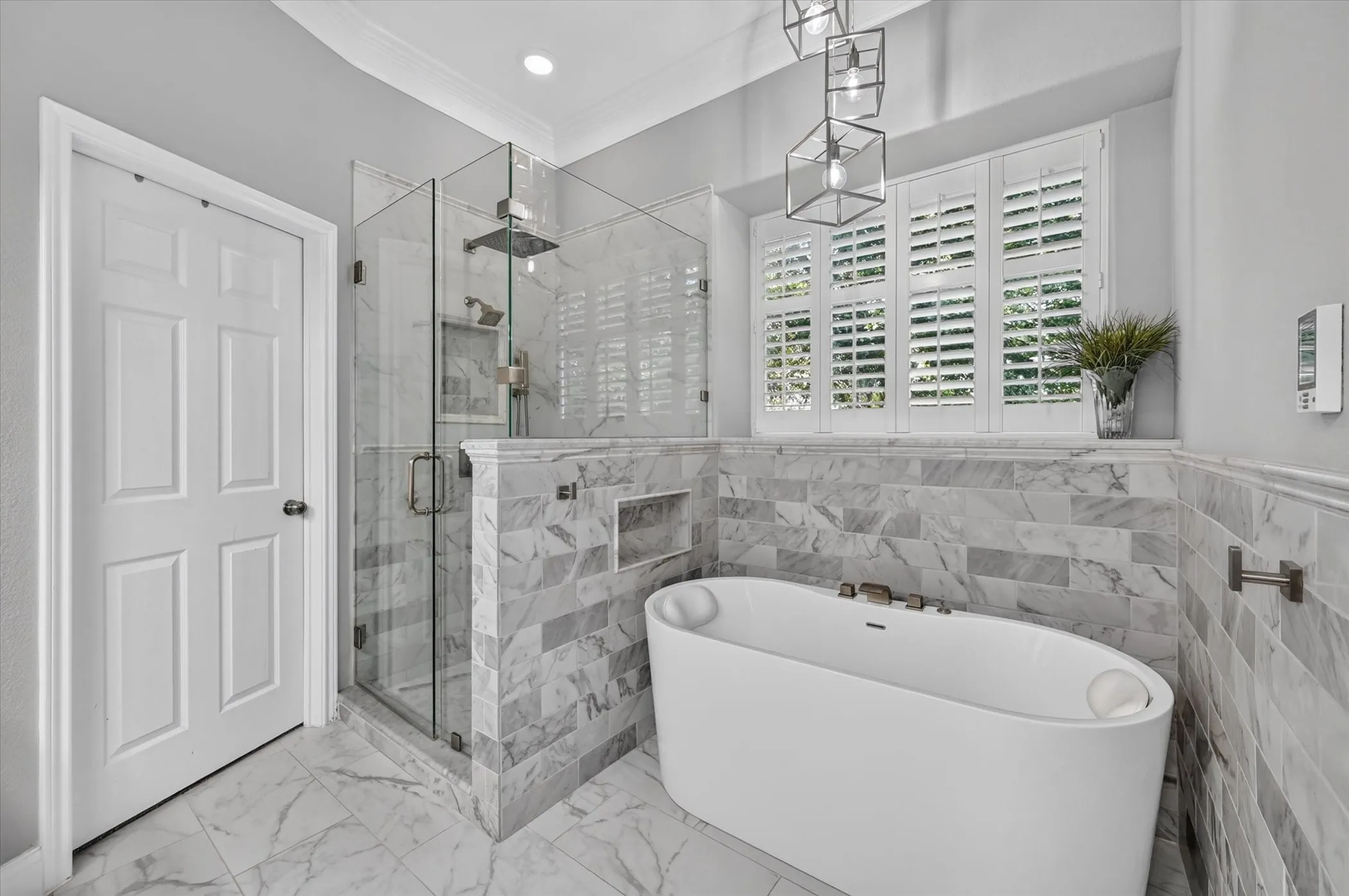 Single Family Residence For Sale in Denton County , 4000 Saturn Street, Flower Mound, Texas 75028, 5 Bedroom, 3 Bathroom, 3 Garage spaces, 3,455 Sqft, built in 1999, mls#21393322, Real Estate Agent in Flower Mound, Homes For Sale in Denton county, Homes For Sale in Flower Mound, Realtor in Flower Mound Texas, Real Estate Brokerage Independent Realty Texas, Luminita Cordes Realtor