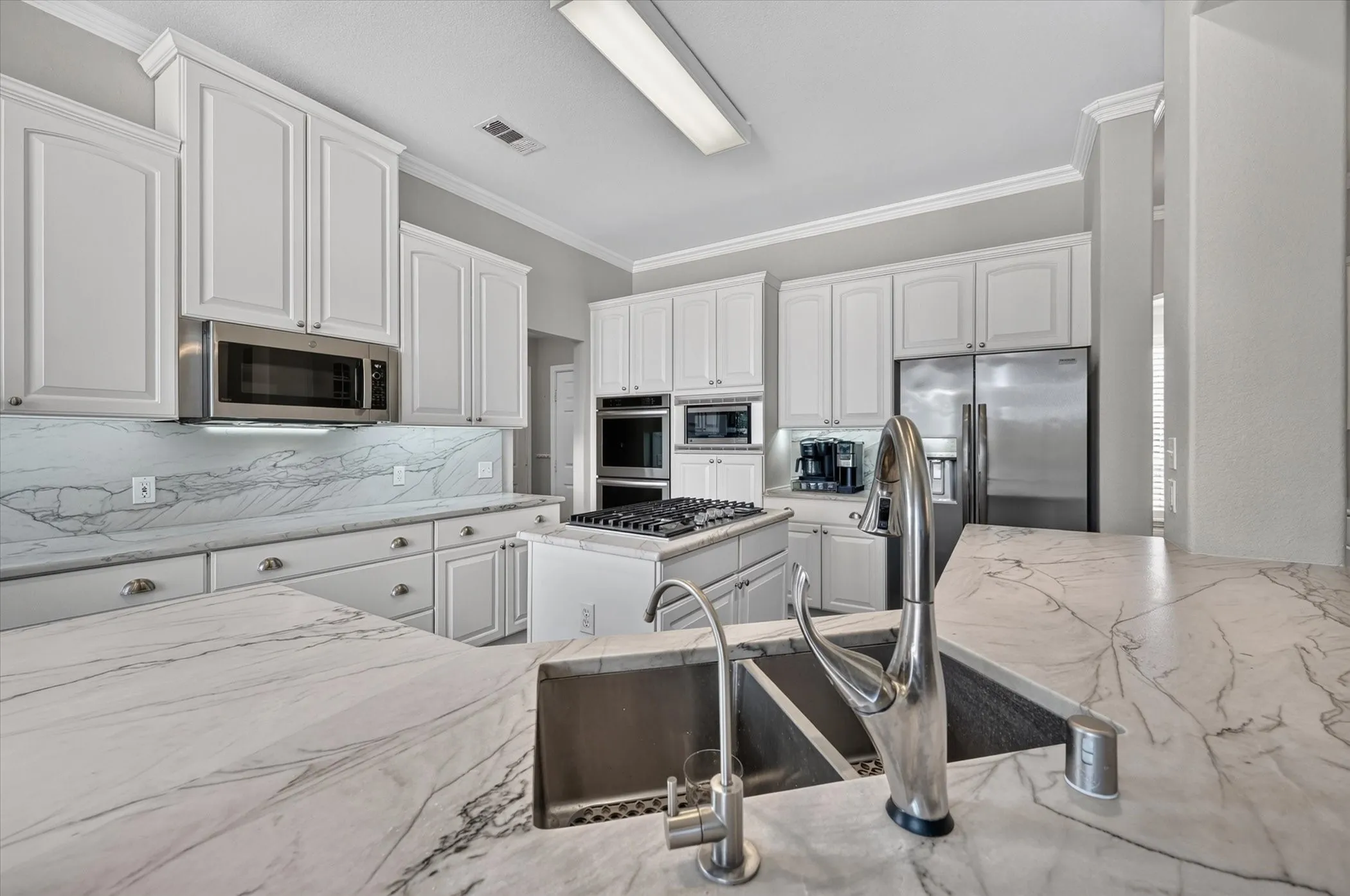 Single Family Residence For Sale in Denton County , 4000 Saturn Street, Flower Mound, Texas 75028, 5 Bedroom, 3 Bathroom, 3 Garage spaces, 3,455 Sqft, built in 1999, mls#21393322, Real Estate Agent in Flower Mound, Homes For Sale in Denton county, Homes For Sale in Flower Mound, Realtor in Flower Mound Texas, Real Estate Brokerage Independent Realty Texas, Luminita Cordes Realtor