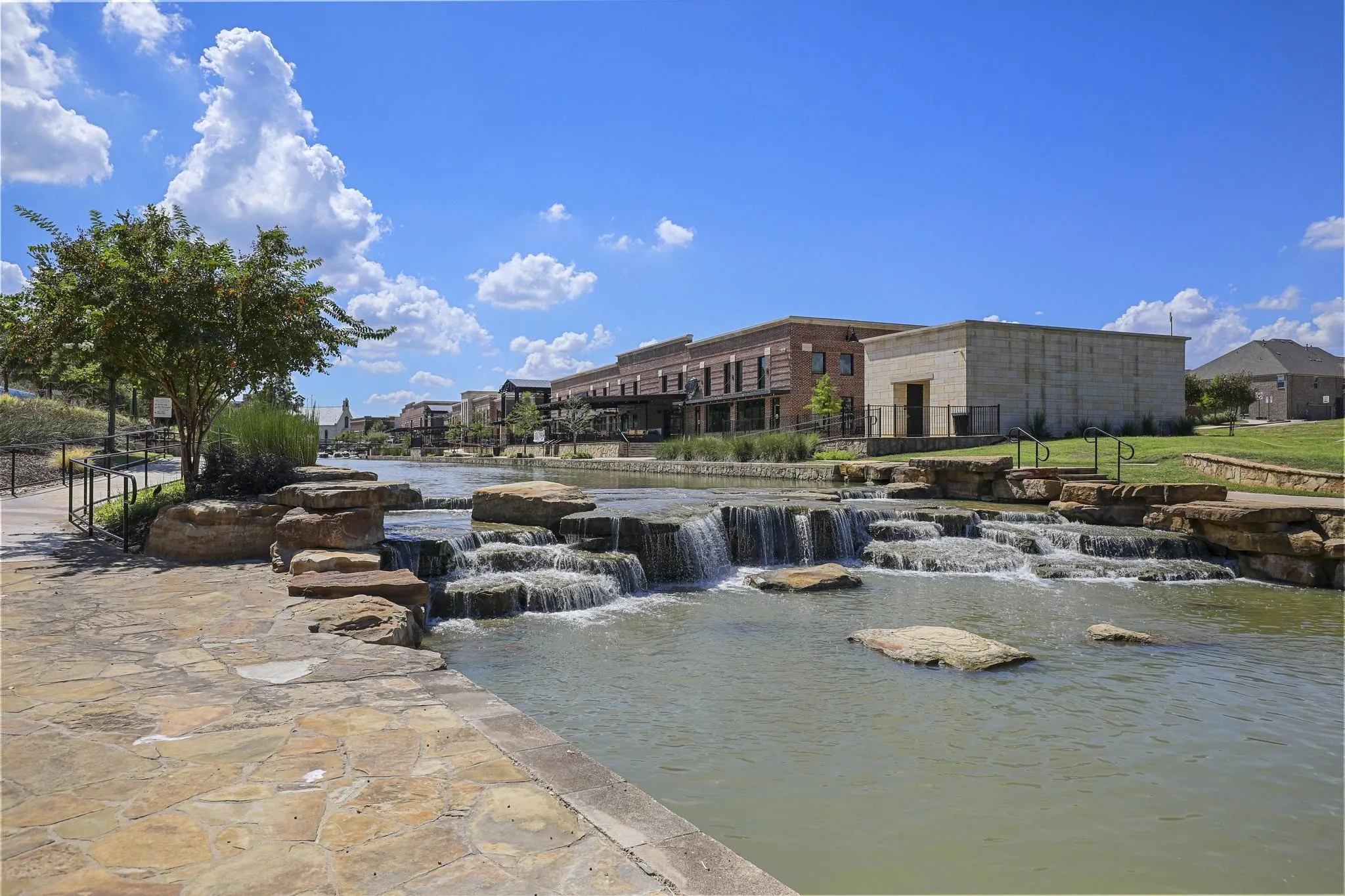 Single Family Residence For Sale in Denton County , 4000 Saturn Street, Flower Mound, Texas 75028, 5 Bedroom, 3 Bathroom, 3 Garage spaces, 3,455 Sqft, built in 1999, mls#21393322, Real Estate Agent in Flower Mound, Homes For Sale in Denton county, Homes For Sale in Flower Mound, Realtor in Flower Mound Texas, Real Estate Brokerage Independent Realty Texas, Luminita Cordes Realtor