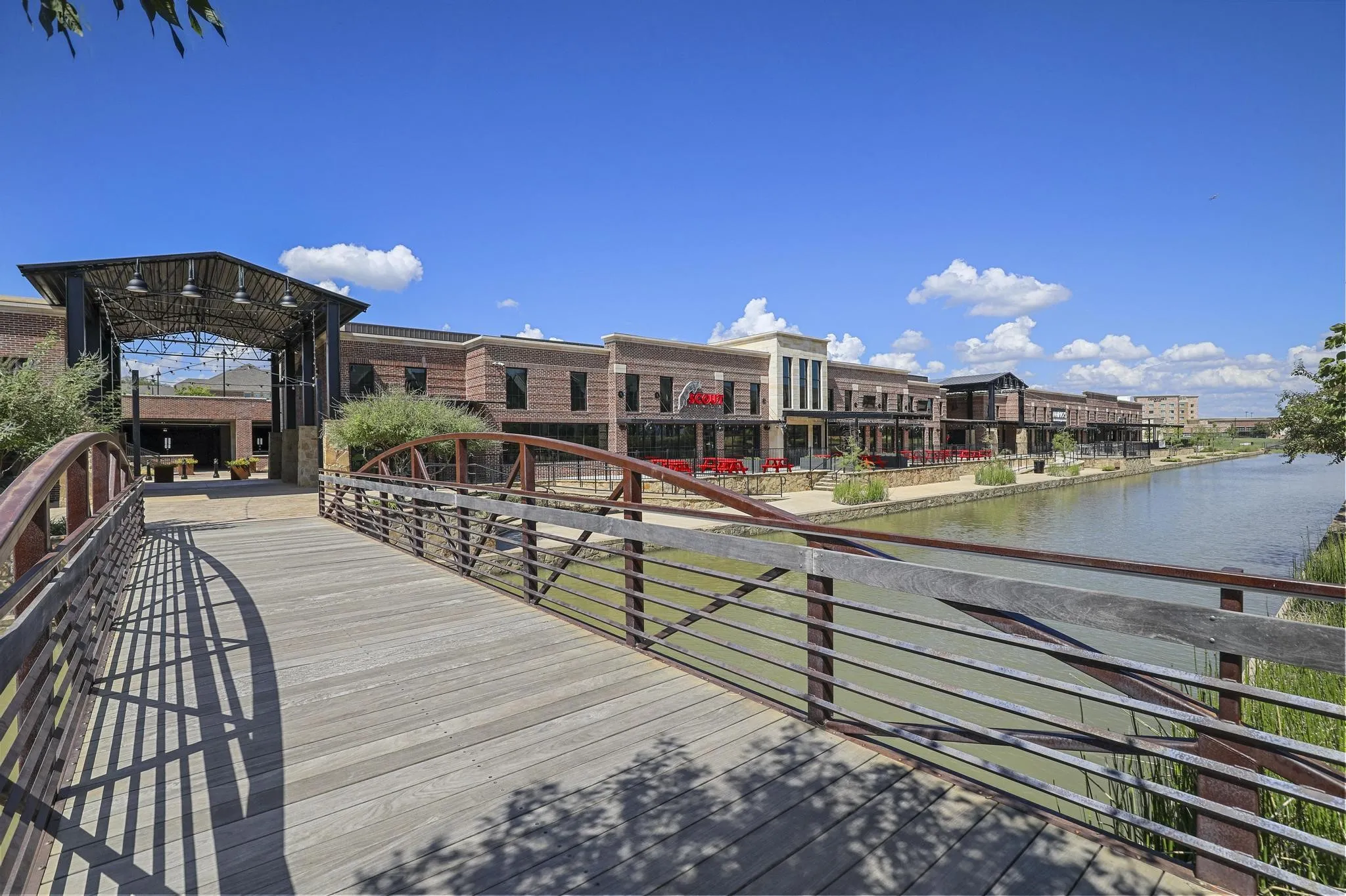 Single Family Residence For Sale in Denton County , 4000 Saturn Street, Flower Mound, Texas 75028, 5 Bedroom, 3 Bathroom, 3 Garage spaces, 3,455 Sqft, built in 1999, mls#21393322, Real Estate Agent in Flower Mound, Homes For Sale in Denton county, Homes For Sale in Flower Mound, Realtor in Flower Mound Texas, Real Estate Brokerage Independent Realty Texas, Luminita Cordes Realtor