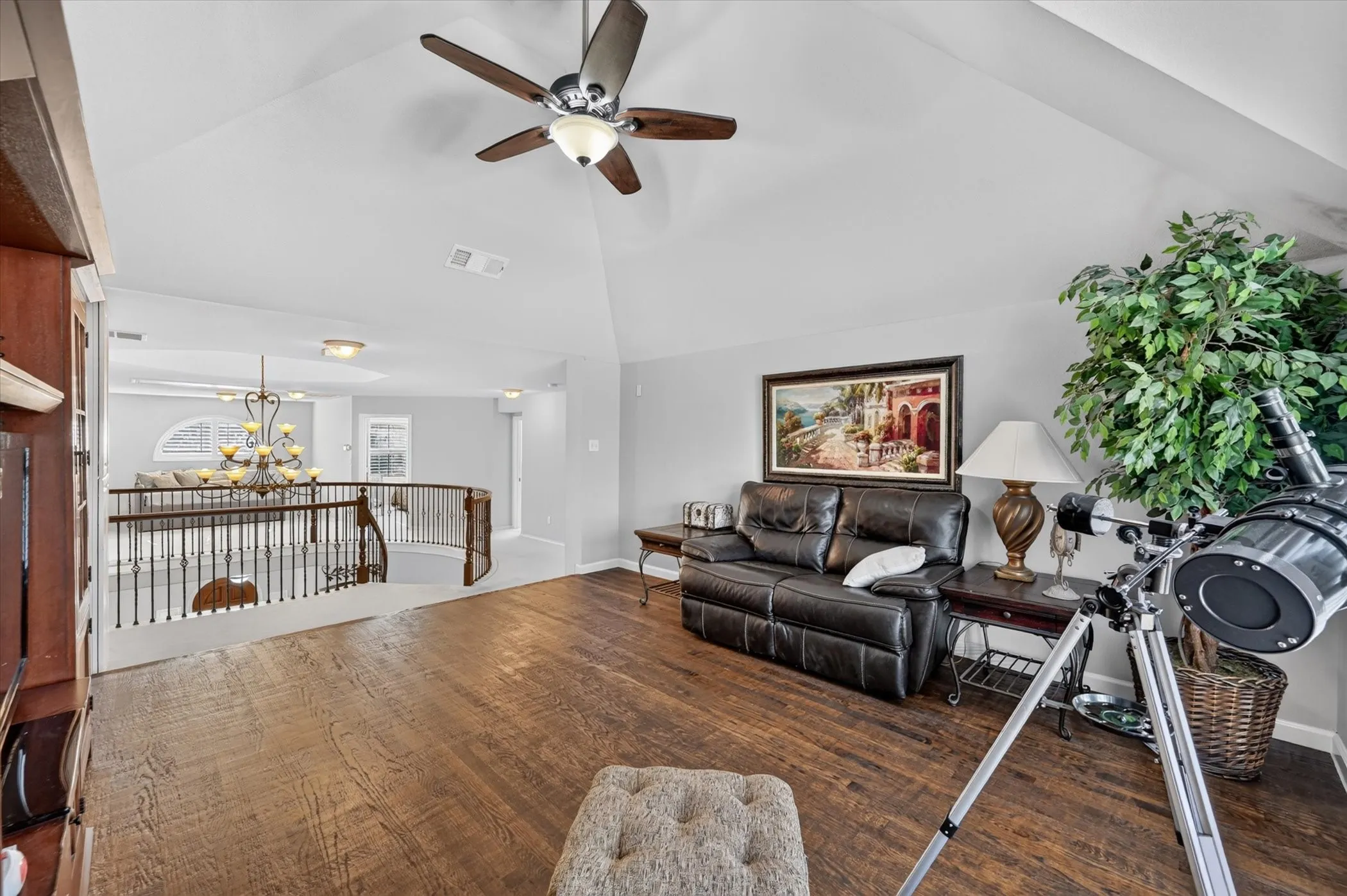 Single Family Residence For Sale in Denton County , 4000 Saturn Street, Flower Mound, Texas 75028, 5 Bedroom, 3 Bathroom, 3 Garage spaces, 3,455 Sqft, built in 1999, mls#21393322, Real Estate Agent in Flower Mound, Homes For Sale in Denton county, Homes For Sale in Flower Mound, Realtor in Flower Mound Texas, Real Estate Brokerage Independent Realty Texas, Luminita Cordes Realtor