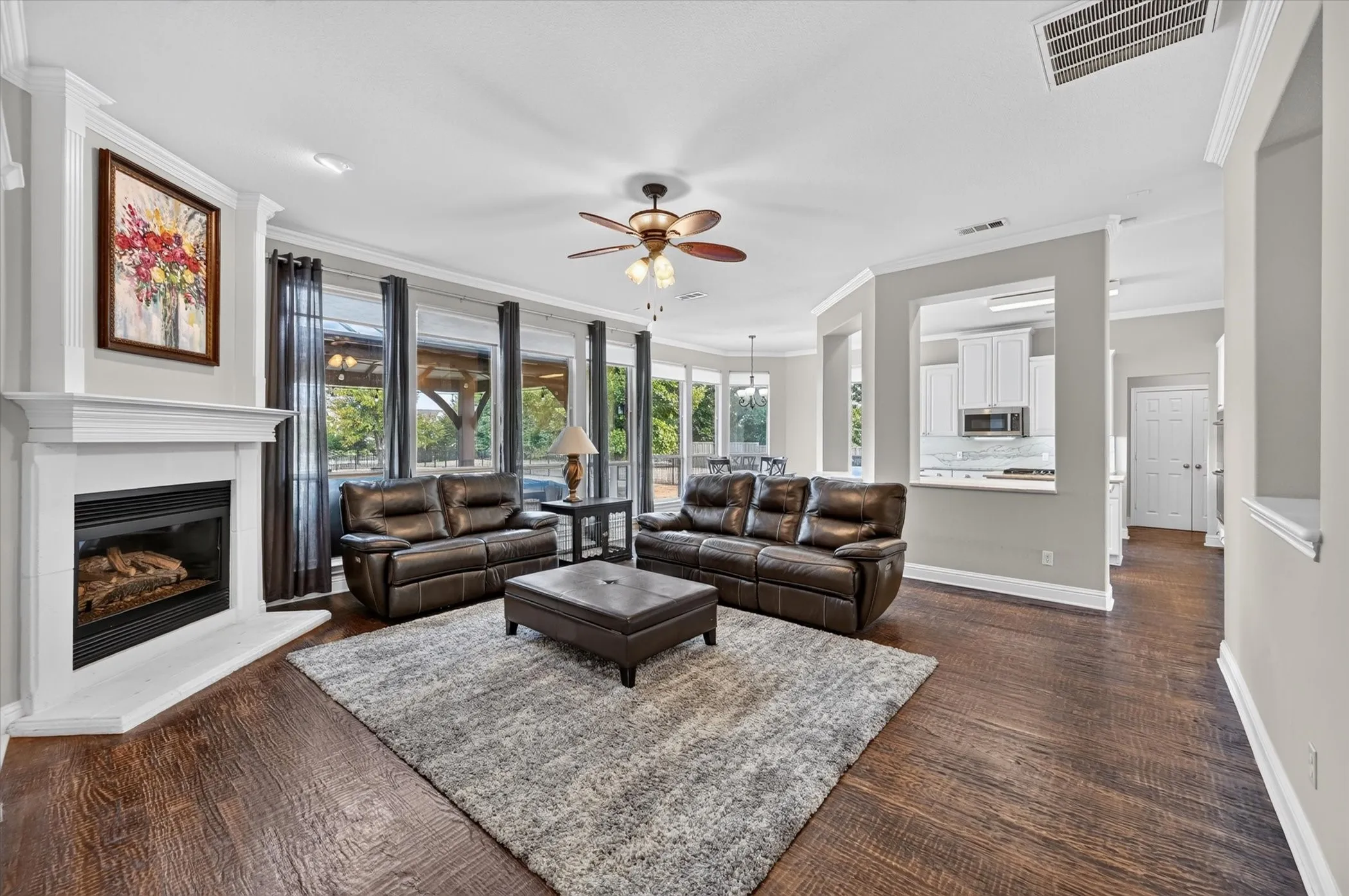 Single Family Residence For Sale in Denton County , 4000 Saturn Street, Flower Mound, Texas 75028, 5 Bedroom, 3 Bathroom, 3 Garage spaces, 3,455 Sqft, built in 1999, mls#21393322, Real Estate Agent in Flower Mound, Homes For Sale in Denton county, Homes For Sale in Flower Mound, Realtor in Flower Mound Texas, Real Estate Brokerage Independent Realty Texas, Luminita Cordes Realtor