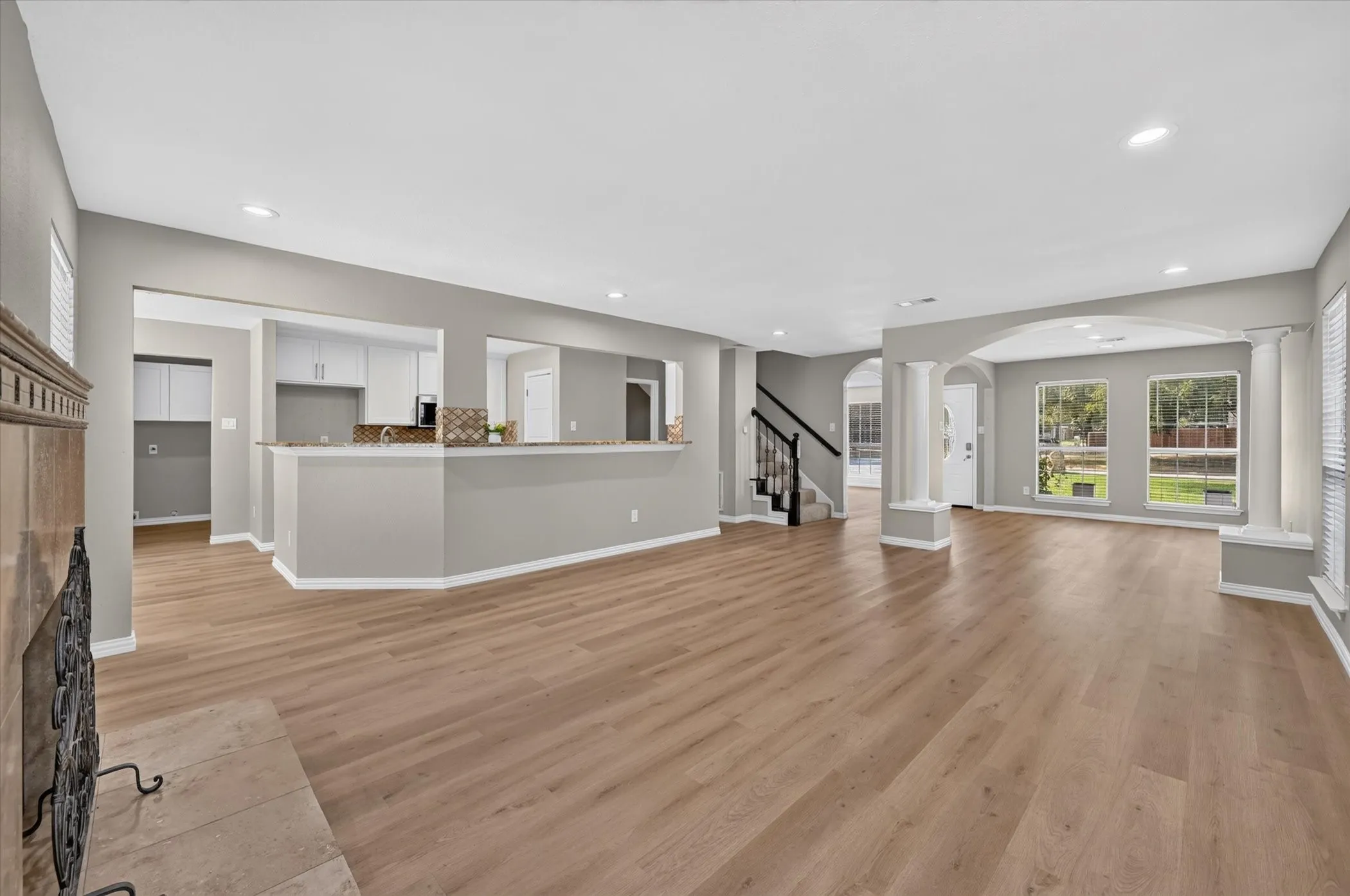 Single Family Residence For Sale in Denton County , 2704 Ridgemere Drive, Flower Mound, Texas 75028, 4 Bedroom, 3 Bathroom, 2 Garage spaces, 2,822 Sqft, built in 1992, mls#21393992, Real Estate Agent in Flower Mound, Homes For Sale in Denton county, Homes For Sale in Flower Mound, Realtor in Flower Mound Texas, Real Estate Brokerage Independent Realty Texas, Luminita Cordes Realtor