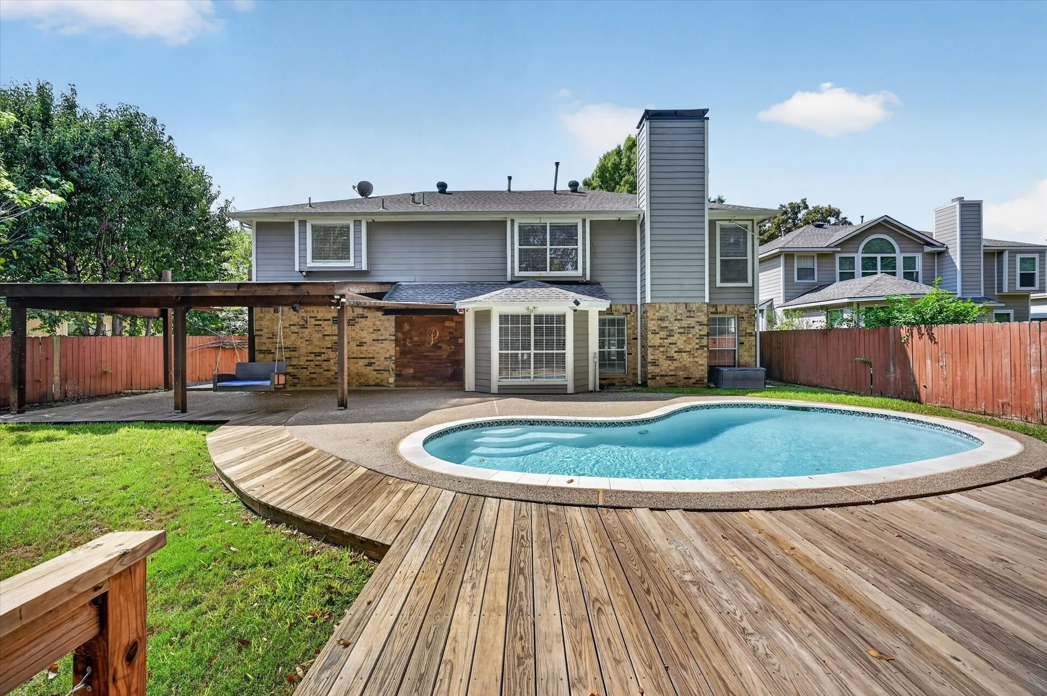 Single Family Residence For Sale in Denton County , 2704 Ridgemere Drive, Flower Mound, Texas 75028, 4 Bedroom, 3 Bathroom, 2 Garage spaces, 2,822 Sqft, built in 1992, mls#21393992, Real Estate Agent in Flower Mound, Homes For Sale in Denton county, Homes For Sale in Flower Mound, Realtor in Flower Mound Texas, Real Estate Brokerage Independent Realty Texas, Luminita Cordes Realtor