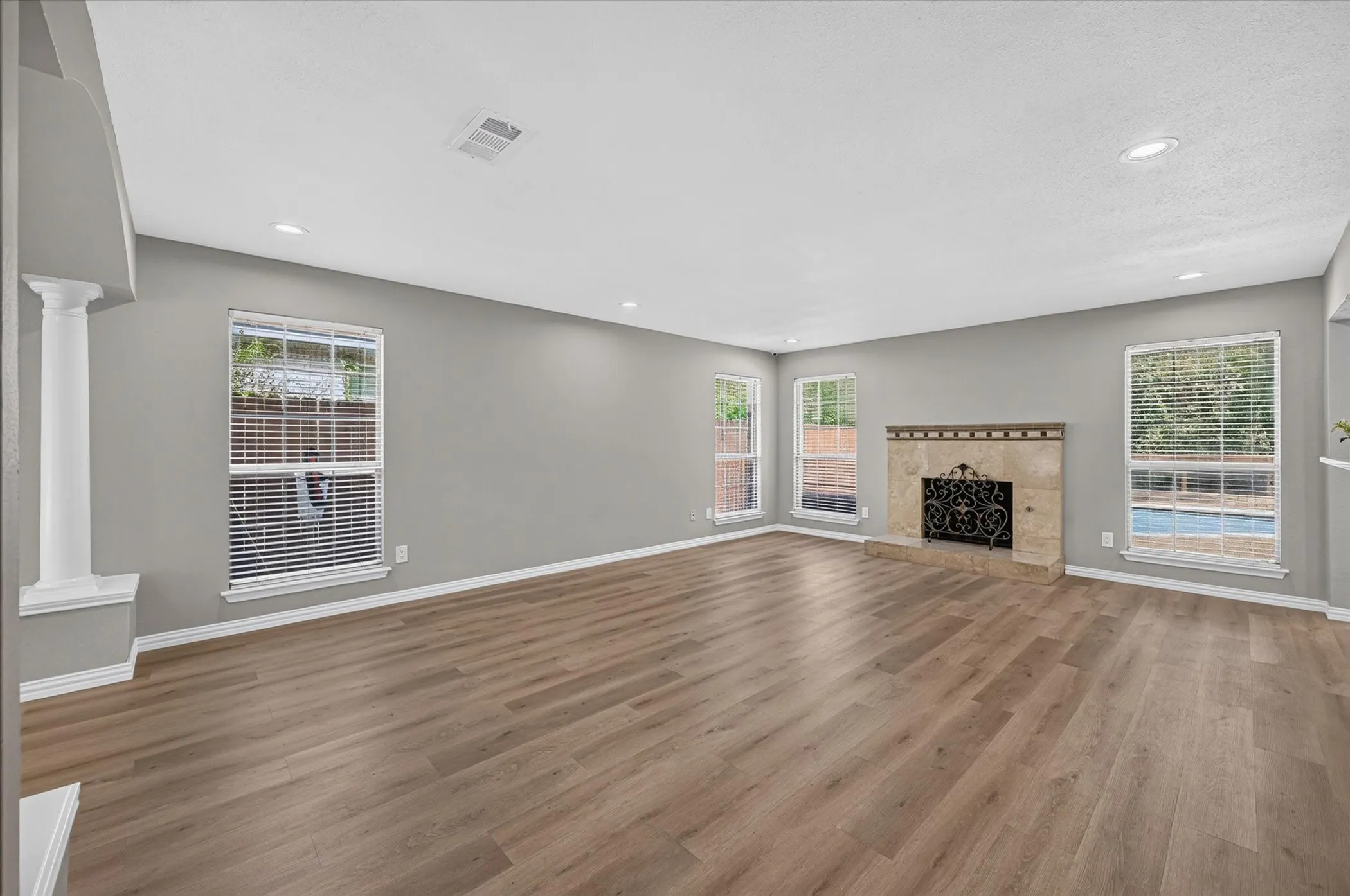 Single Family Residence For Sale in Denton County , 2704 Ridgemere Drive, Flower Mound, Texas 75028, 4 Bedroom, 3 Bathroom, 2 Garage spaces, 2,822 Sqft, built in 1992, mls#21393992, Real Estate Agent in Flower Mound, Homes For Sale in Denton county, Homes For Sale in Flower Mound, Realtor in Flower Mound Texas, Real Estate Brokerage Independent Realty Texas, Luminita Cordes Realtor