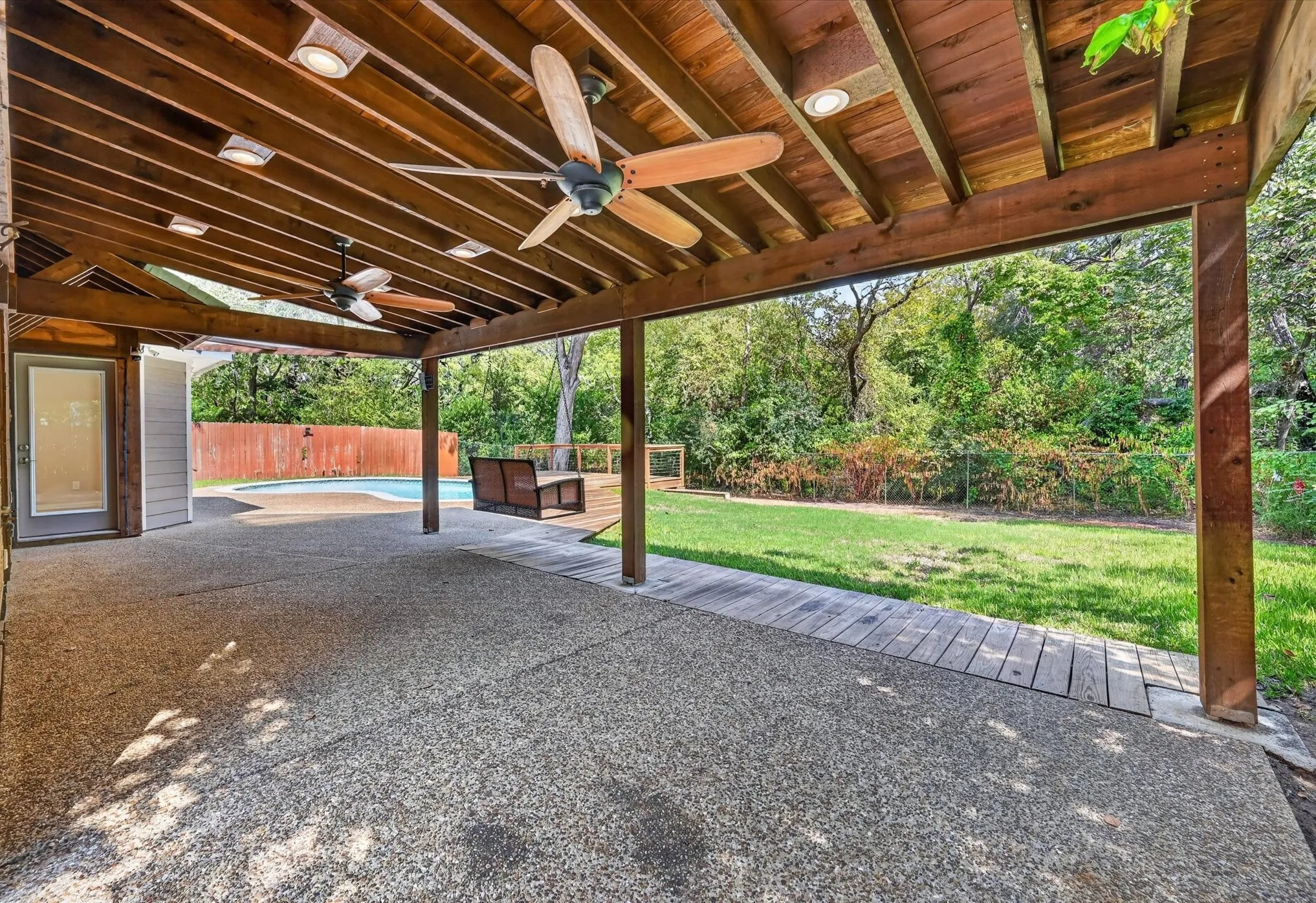 Single Family Residence For Sale in Denton County , 2704 Ridgemere Drive, Flower Mound, Texas 75028, 4 Bedroom, 3 Bathroom, 2 Garage spaces, 2,822 Sqft, built in 1992, mls#21393992, Real Estate Agent in Flower Mound, Homes For Sale in Denton county, Homes For Sale in Flower Mound, Realtor in Flower Mound Texas, Real Estate Brokerage Independent Realty Texas, Luminita Cordes Realtor