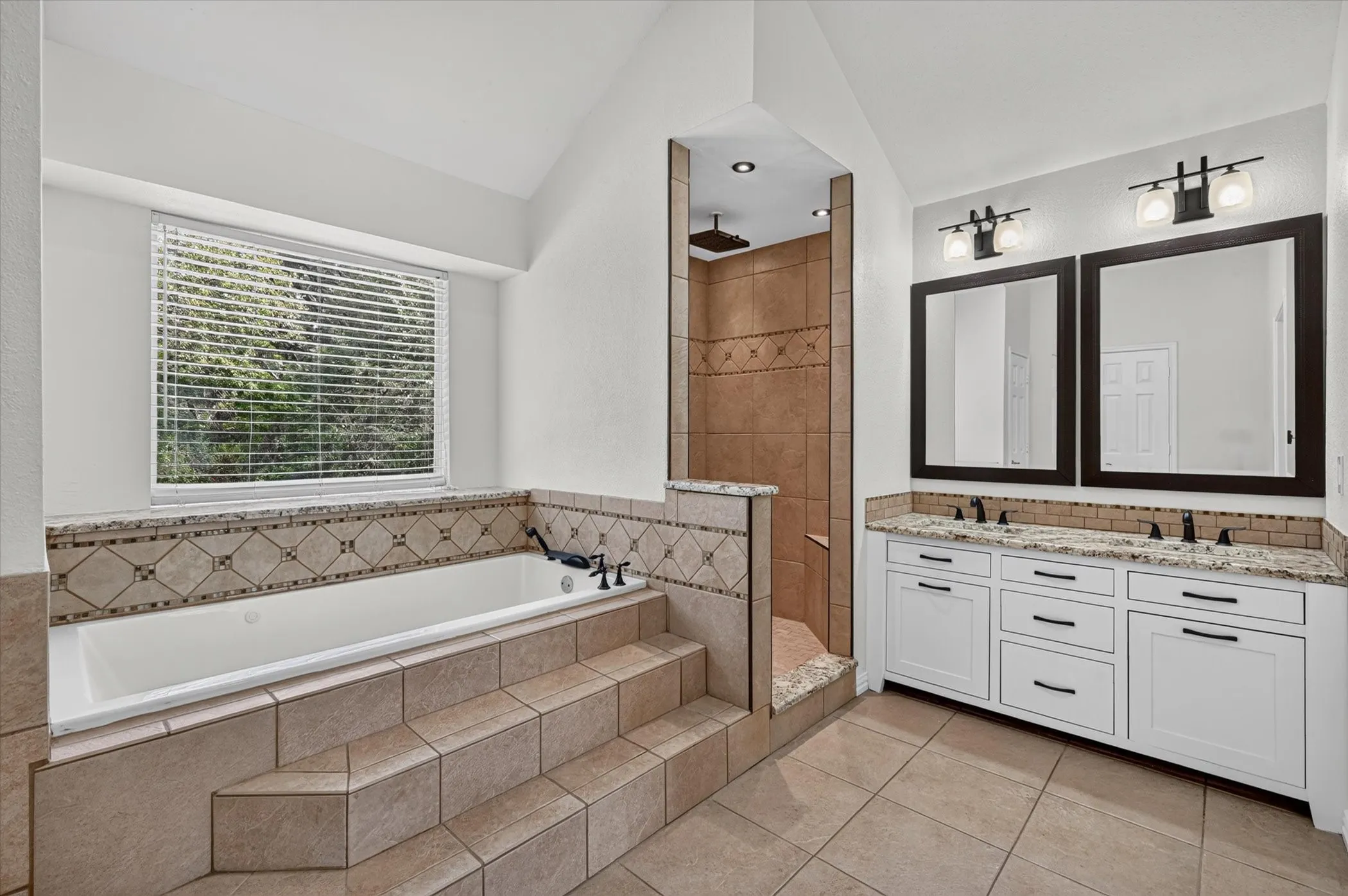 Single Family Residence For Sale in Denton County , 2704 Ridgemere Drive, Flower Mound, Texas 75028, 4 Bedroom, 3 Bathroom, 2 Garage spaces, 2,822 Sqft, built in 1992, mls#21393992, Real Estate Agent in Flower Mound, Homes For Sale in Denton county, Homes For Sale in Flower Mound, Realtor in Flower Mound Texas, Real Estate Brokerage Independent Realty Texas, Luminita Cordes Realtor