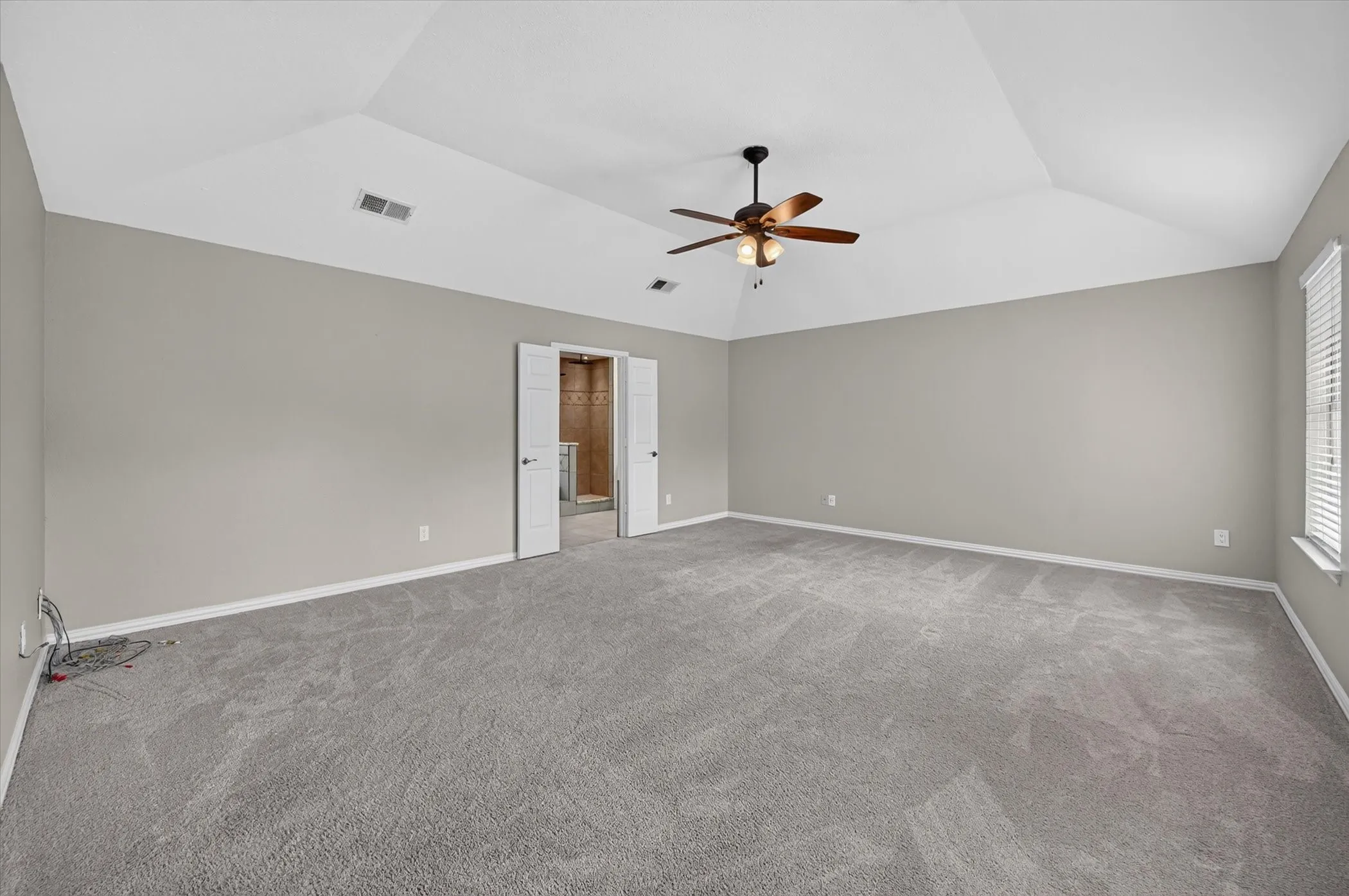 Single Family Residence For Sale in Denton County , 2704 Ridgemere Drive, Flower Mound, Texas 75028, 4 Bedroom, 3 Bathroom, 2 Garage spaces, 2,822 Sqft, built in 1992, mls#21393992, Real Estate Agent in Flower Mound, Homes For Sale in Denton county, Homes For Sale in Flower Mound, Realtor in Flower Mound Texas, Real Estate Brokerage Independent Realty Texas, Luminita Cordes Realtor