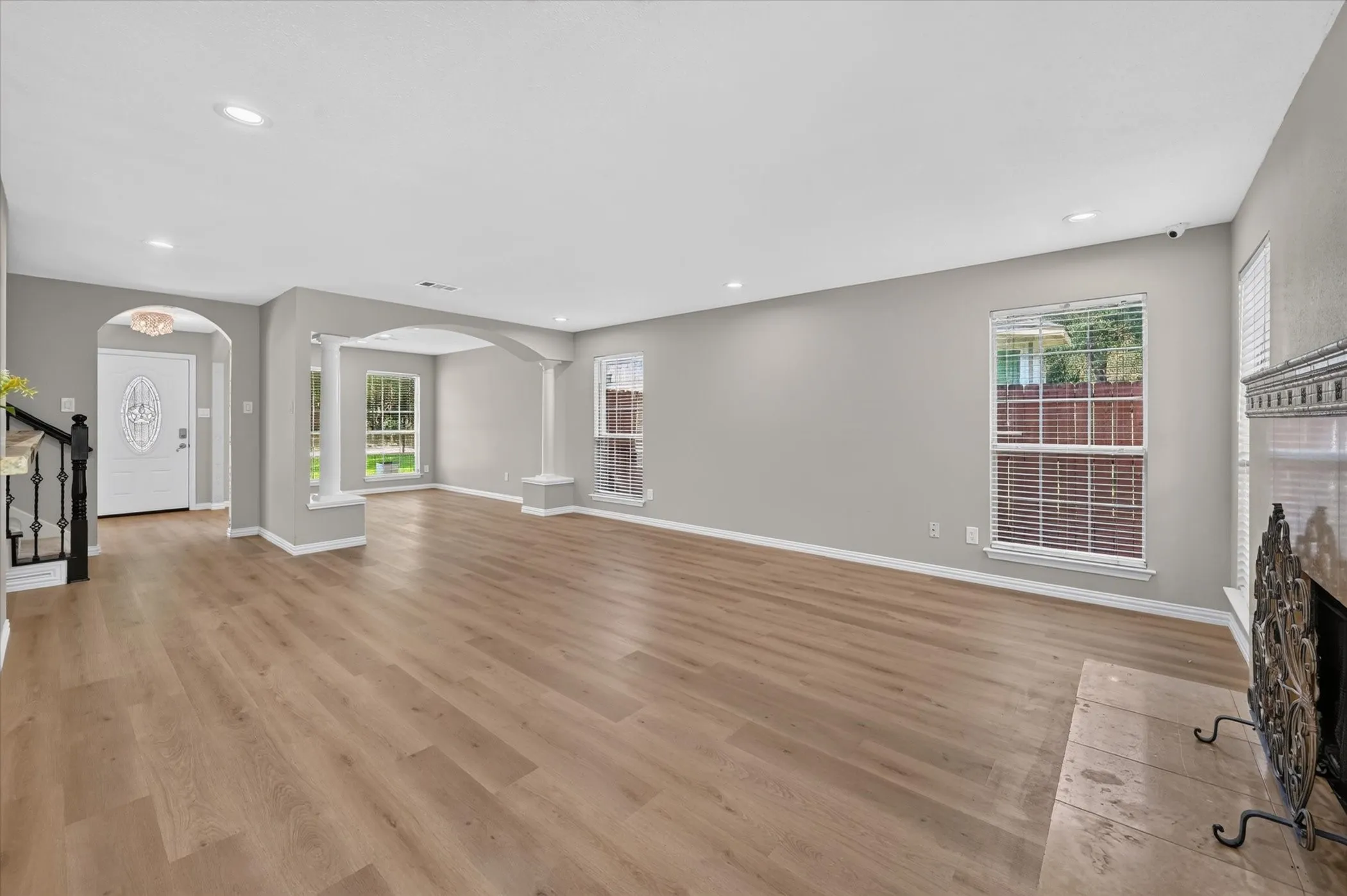 Single Family Residence For Sale in Denton County , 2704 Ridgemere Drive, Flower Mound, Texas 75028, 4 Bedroom, 3 Bathroom, 2 Garage spaces, 2,822 Sqft, built in 1992, mls#21393992, Real Estate Agent in Flower Mound, Homes For Sale in Denton county, Homes For Sale in Flower Mound, Realtor in Flower Mound Texas, Real Estate Brokerage Independent Realty Texas, Luminita Cordes Realtor