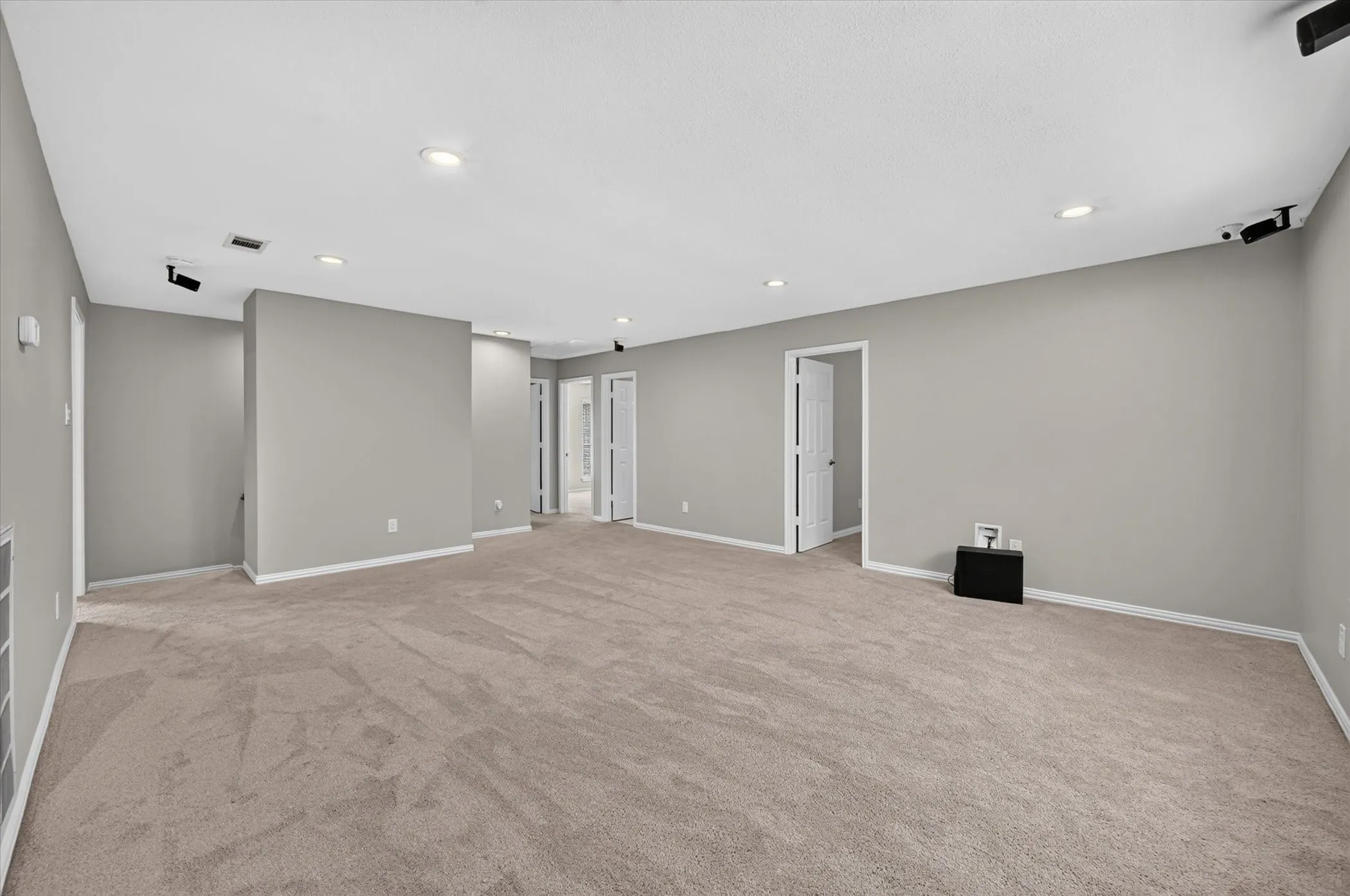 Single Family Residence For Sale in Denton County , 2704 Ridgemere Drive, Flower Mound, Texas 75028, 4 Bedroom, 3 Bathroom, 2 Garage spaces, 2,822 Sqft, built in 1992, mls#21393992, Real Estate Agent in Flower Mound, Homes For Sale in Denton county, Homes For Sale in Flower Mound, Realtor in Flower Mound Texas, Real Estate Brokerage Independent Realty Texas, Luminita Cordes Realtor