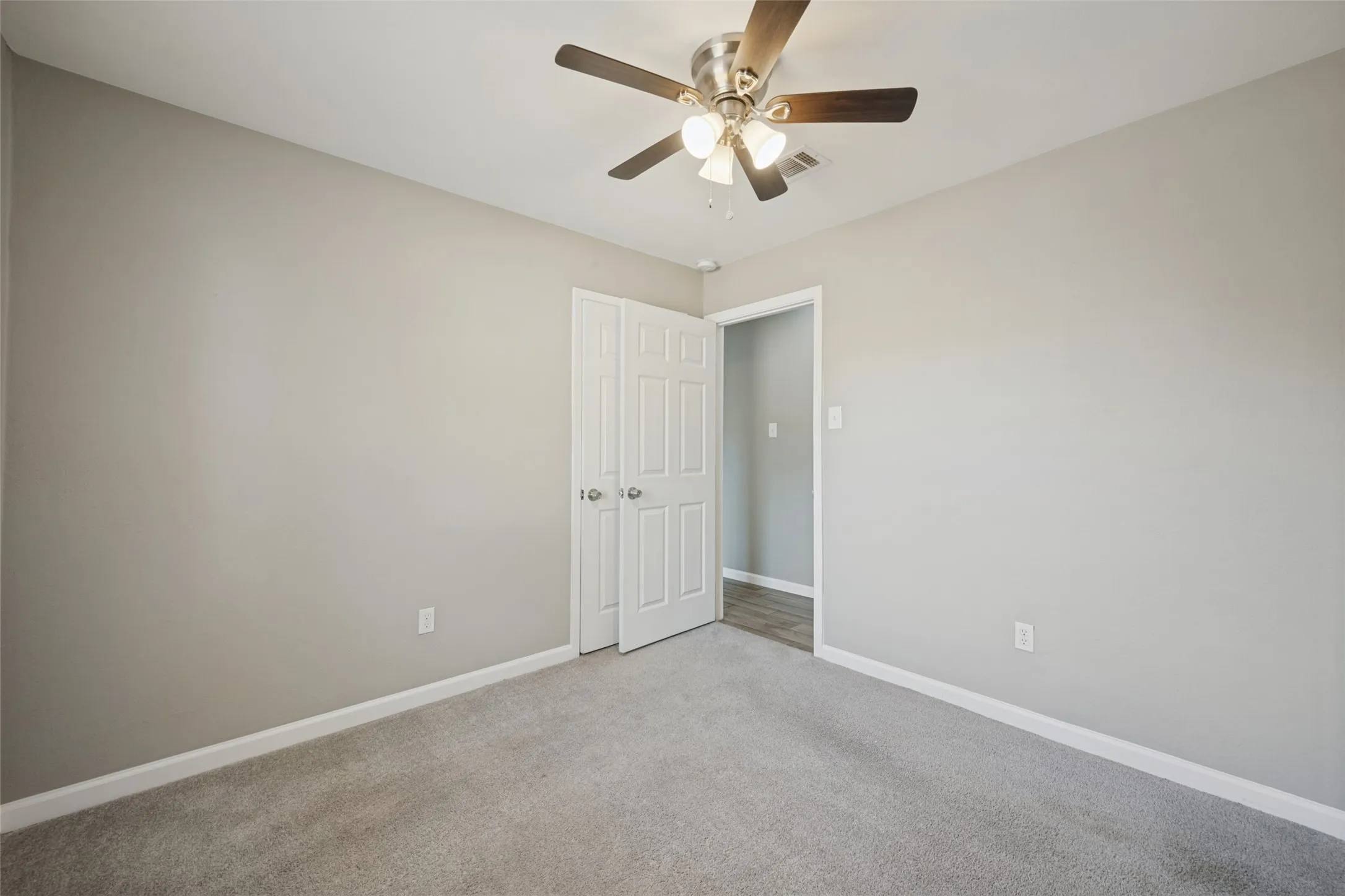 Single Family Residence For Sale in Tarrant County , 5909 Kary Lynn Drive S, Watauga, Texas 76148, 3 Bedroom, 2 Bathroom, 2 Garage spaces, 1,146 Sqft, built in 1974, mls#21395357, Real Estate Agent in Watauga, Homes For Sale in Tarrant county, Homes For Sale in Watauga, Realtor in Watauga Texas, Real Estate Brokerage Independent Realty Texas, Luminita Cordes Realtor