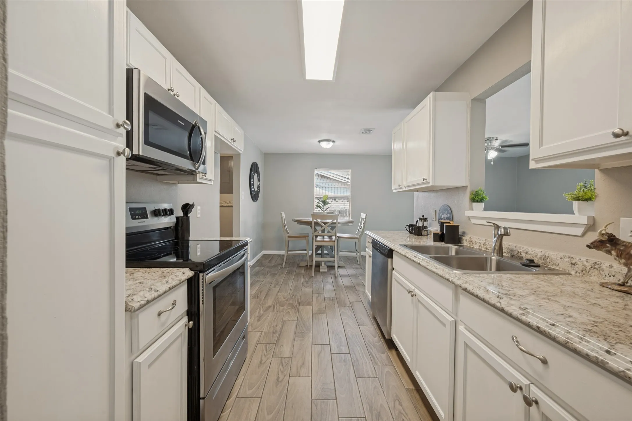 Single Family Residence For Sale in Tarrant County , 5909 Kary Lynn Drive S, Watauga, Texas 76148, 3 Bedroom, 2 Bathroom, 2 Garage spaces, 1,146 Sqft, built in 1974, mls#21395357, Real Estate Agent in Watauga, Homes For Sale in Tarrant county, Homes For Sale in Watauga, Realtor in Watauga Texas, Real Estate Brokerage Independent Realty Texas, Luminita Cordes Realtor