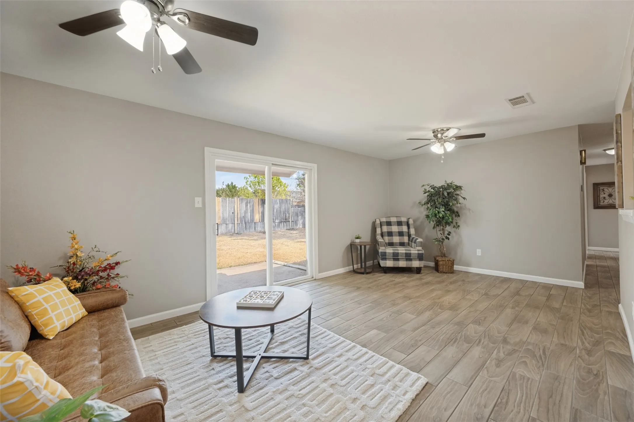Single Family Residence For Sale in Tarrant County , 5909 Kary Lynn Drive S, Watauga, Texas 76148, 3 Bedroom, 2 Bathroom, 2 Garage spaces, 1,146 Sqft, built in 1974, mls#21395357, Real Estate Agent in Watauga, Homes For Sale in Tarrant county, Homes For Sale in Watauga, Realtor in Watauga Texas, Real Estate Brokerage Independent Realty Texas, Luminita Cordes Realtor
