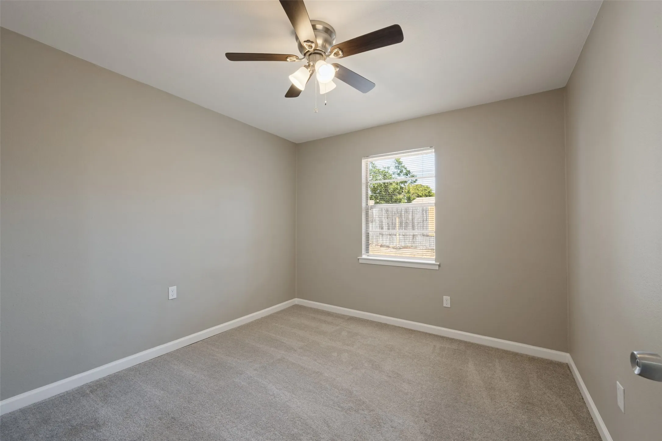 Single Family Residence For Sale in Tarrant County , 5909 Kary Lynn Drive S, Watauga, Texas 76148, 3 Bedroom, 2 Bathroom, 2 Garage spaces, 1,146 Sqft, built in 1974, mls#21395357, Real Estate Agent in Watauga, Homes For Sale in Tarrant county, Homes For Sale in Watauga, Realtor in Watauga Texas, Real Estate Brokerage Independent Realty Texas, Luminita Cordes Realtor