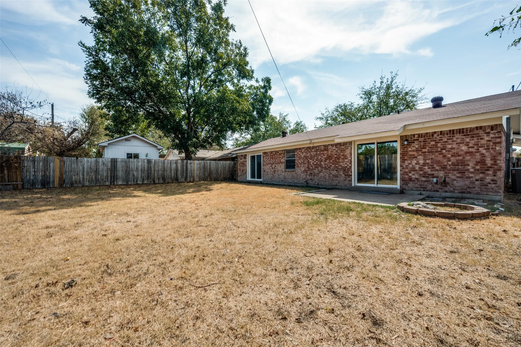 Single Family Residence For Sale in Tarrant County , 5909 Kary Lynn Drive S, Watauga, Texas 76148, 3 Bedroom, 2 Bathroom, 2 Garage spaces, 1,146 Sqft, built in 1974, mls#21395357, Real Estate Agent in Watauga, Homes For Sale in Tarrant county, Homes For Sale in Watauga, Realtor in Watauga Texas, Real Estate Brokerage Independent Realty Texas, Luminita Cordes Realtor