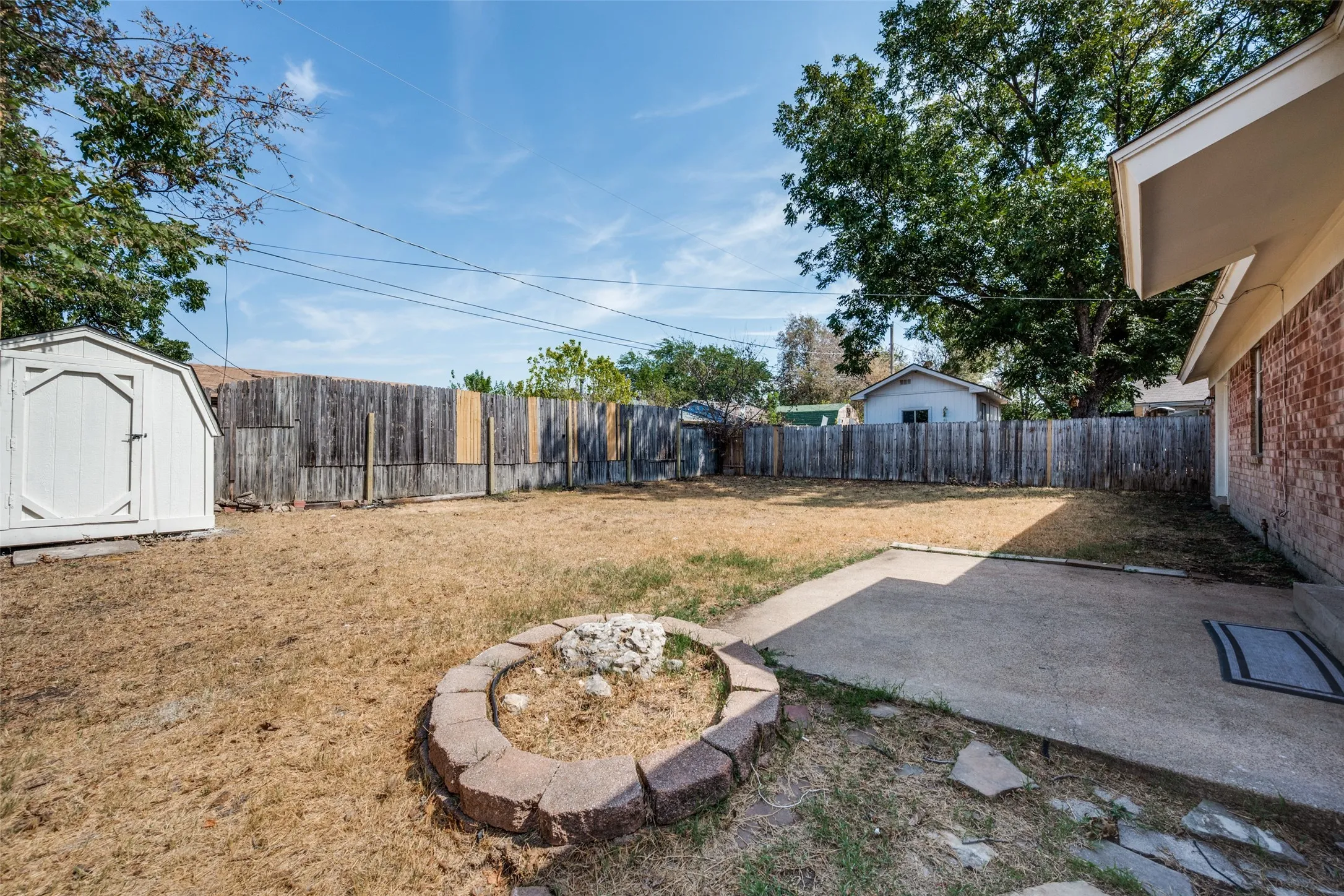 Single Family Residence For Sale in Tarrant County , 5909 Kary Lynn Drive S, Watauga, Texas 76148, 3 Bedroom, 2 Bathroom, 2 Garage spaces, 1,146 Sqft, built in 1974, mls#21395357, Real Estate Agent in Watauga, Homes For Sale in Tarrant county, Homes For Sale in Watauga, Realtor in Watauga Texas, Real Estate Brokerage Independent Realty Texas, Luminita Cordes Realtor