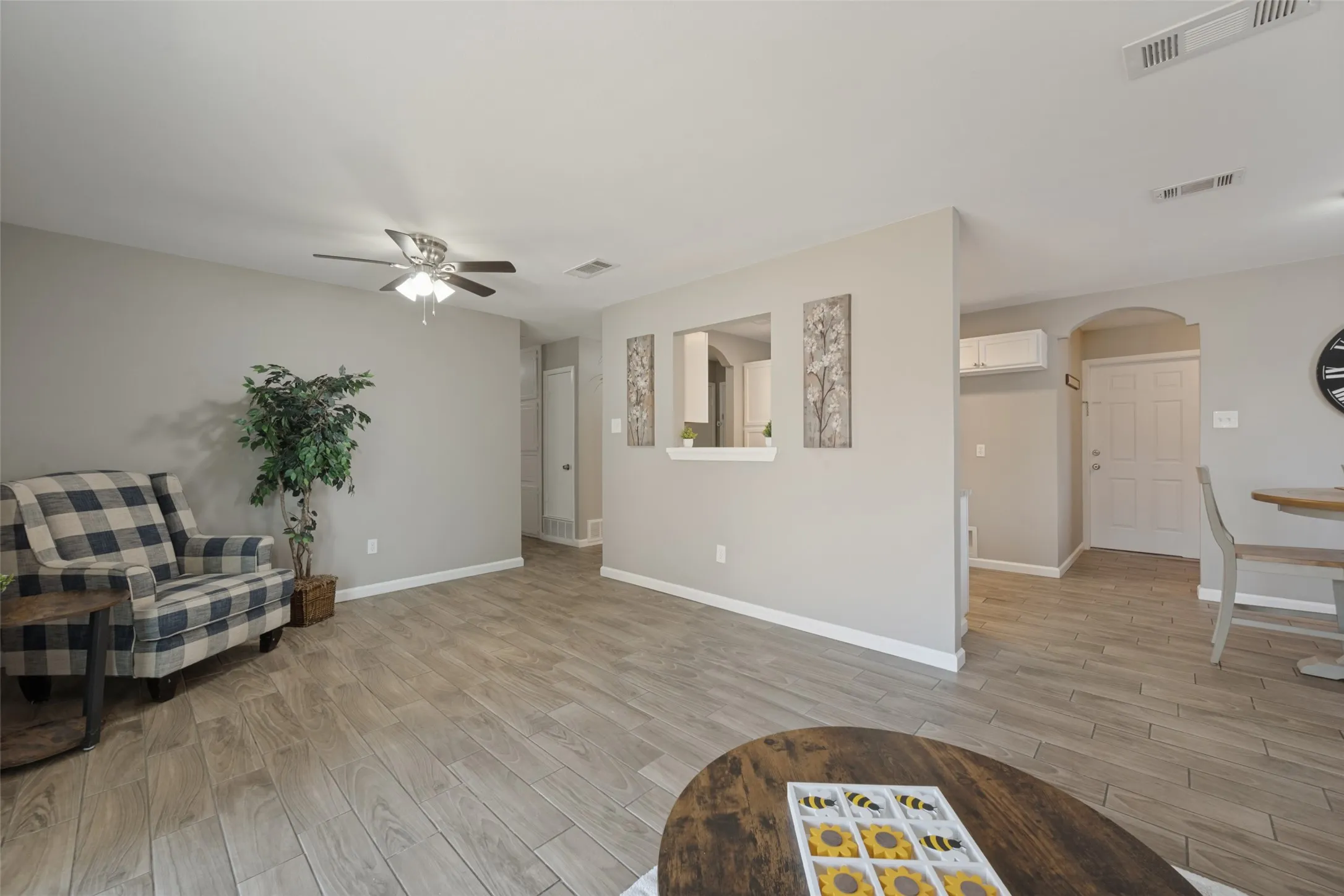 Single Family Residence For Sale in Tarrant County , 5909 Kary Lynn Drive S, Watauga, Texas 76148, 3 Bedroom, 2 Bathroom, 2 Garage spaces, 1,146 Sqft, built in 1974, mls#21395357, Real Estate Agent in Watauga, Homes For Sale in Tarrant county, Homes For Sale in Watauga, Realtor in Watauga Texas, Real Estate Brokerage Independent Realty Texas, Luminita Cordes Realtor