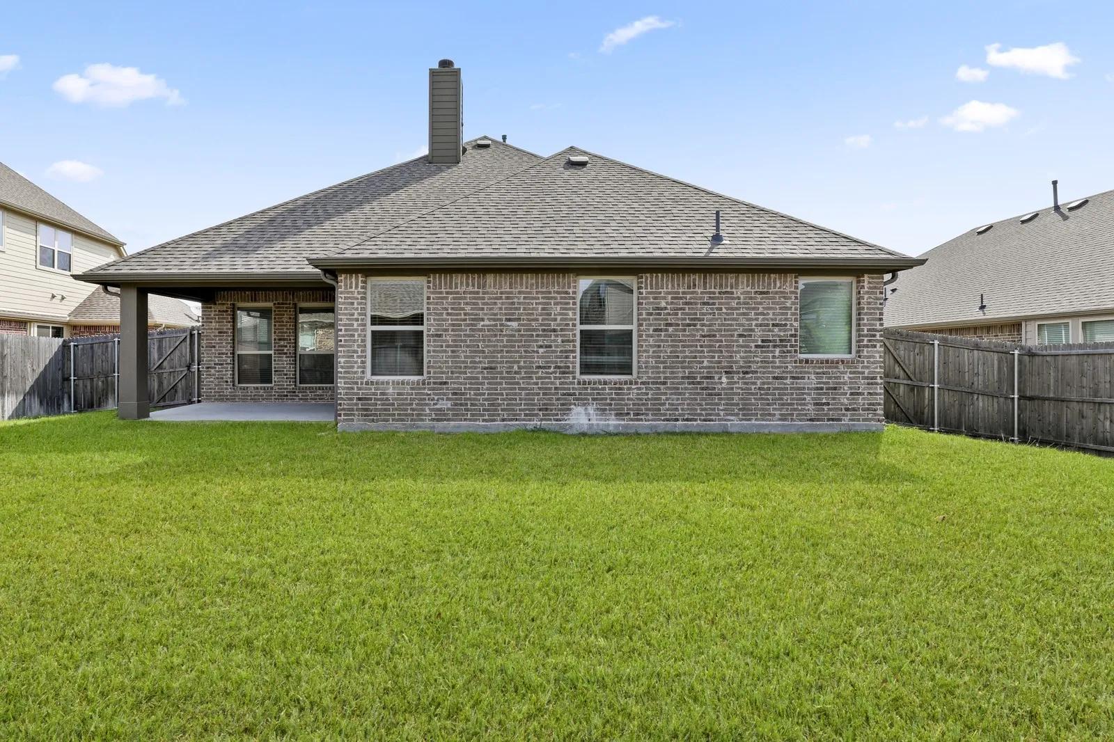 Single Family Residence For Sale in Grayson County , 4914 Camp Verde Circle, Sherman, Texas 75092, 4 Bedroom, 2 Bathroom, 2 Garage spaces, 2,061 Sqft, built in 2015, mls#21395364, Real Estate Agent in Sherman, Homes For Sale in Grayson county, Homes For Sale in Sherman, Realtor in Sherman Texas, Real Estate Brokerage Independent Realty Texas, Luminita Cordes Realtor